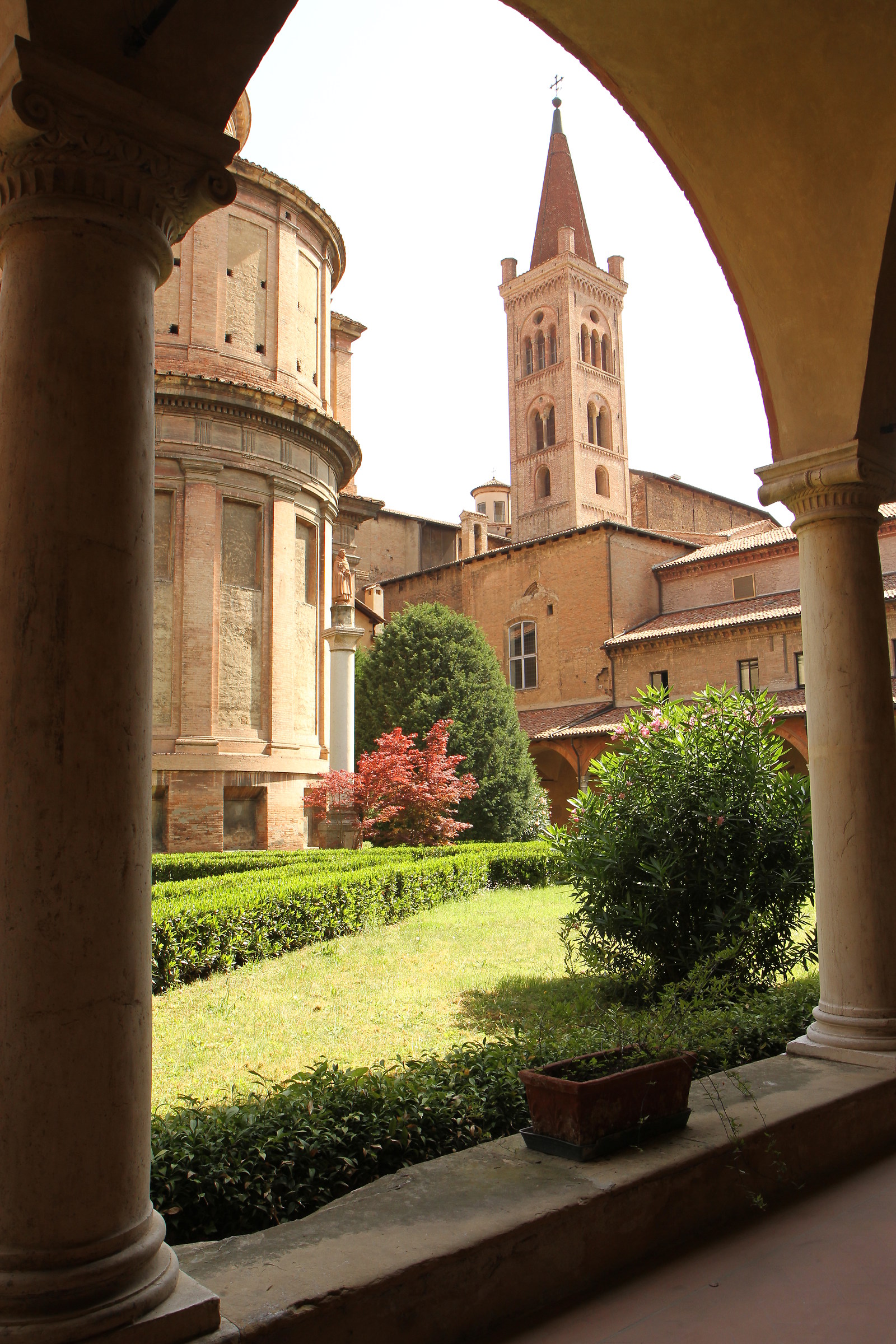 Cloister Church San Domenico - Bologna