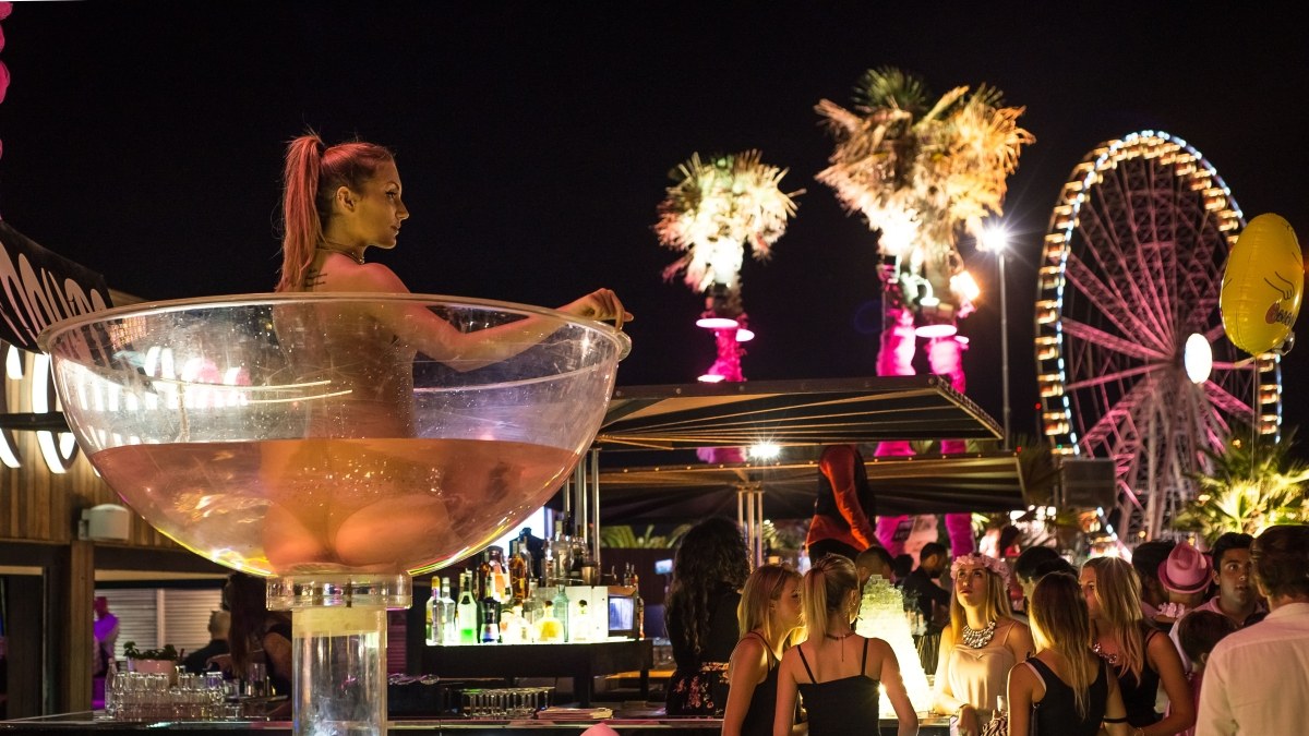 night rose in 2015 in Rimini port