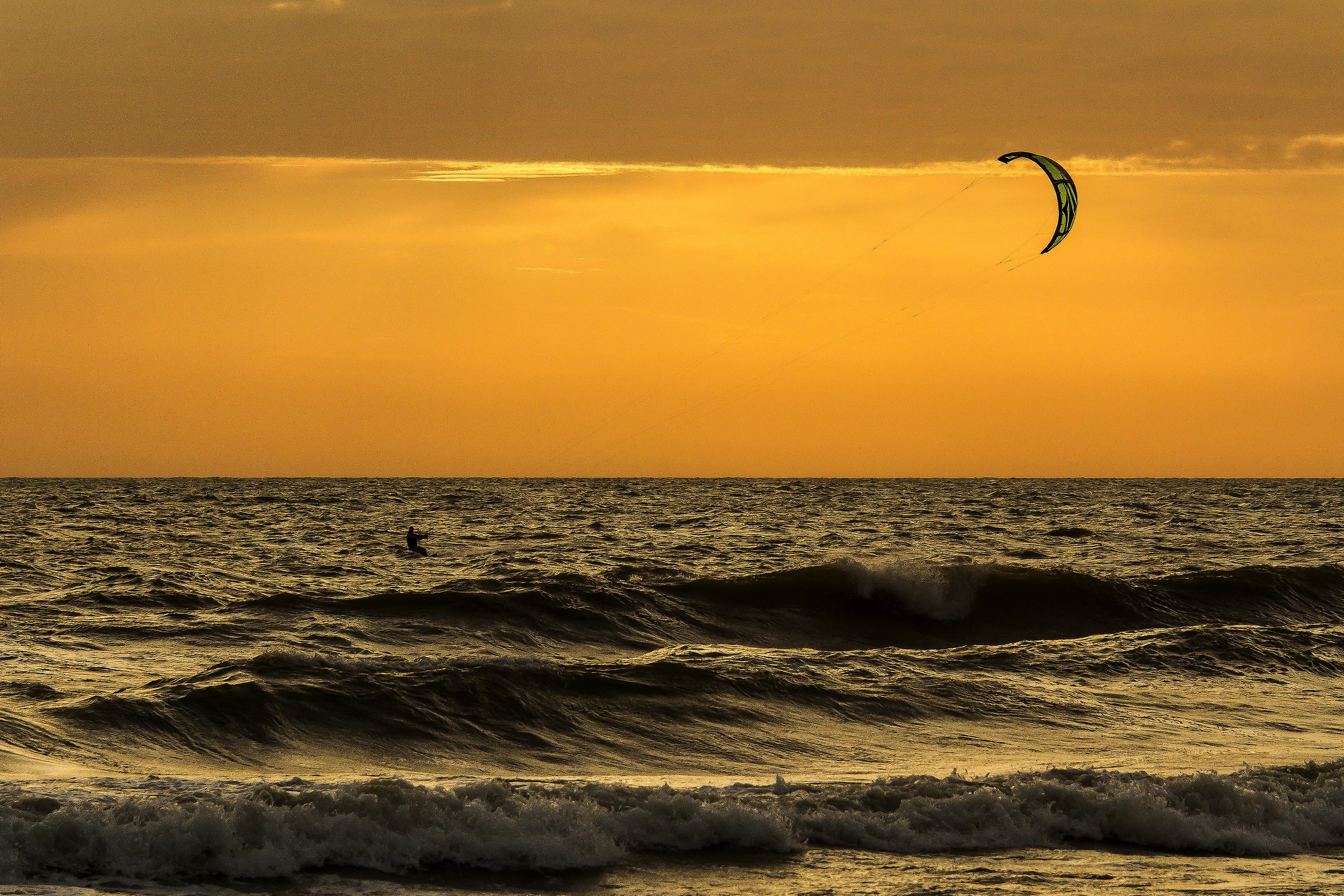 Kitesurf al tramonto