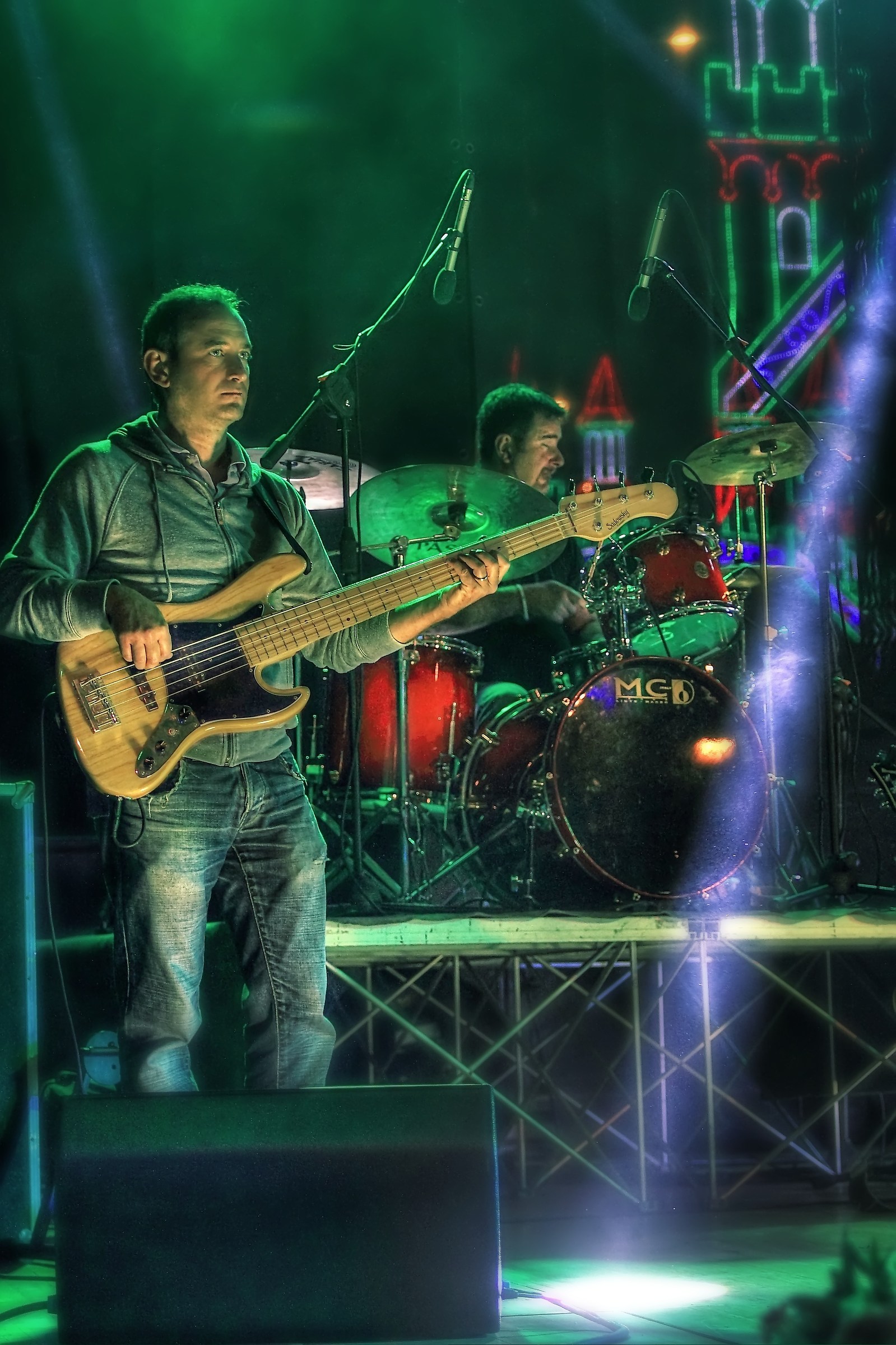 Bassist Audio Two - HDR