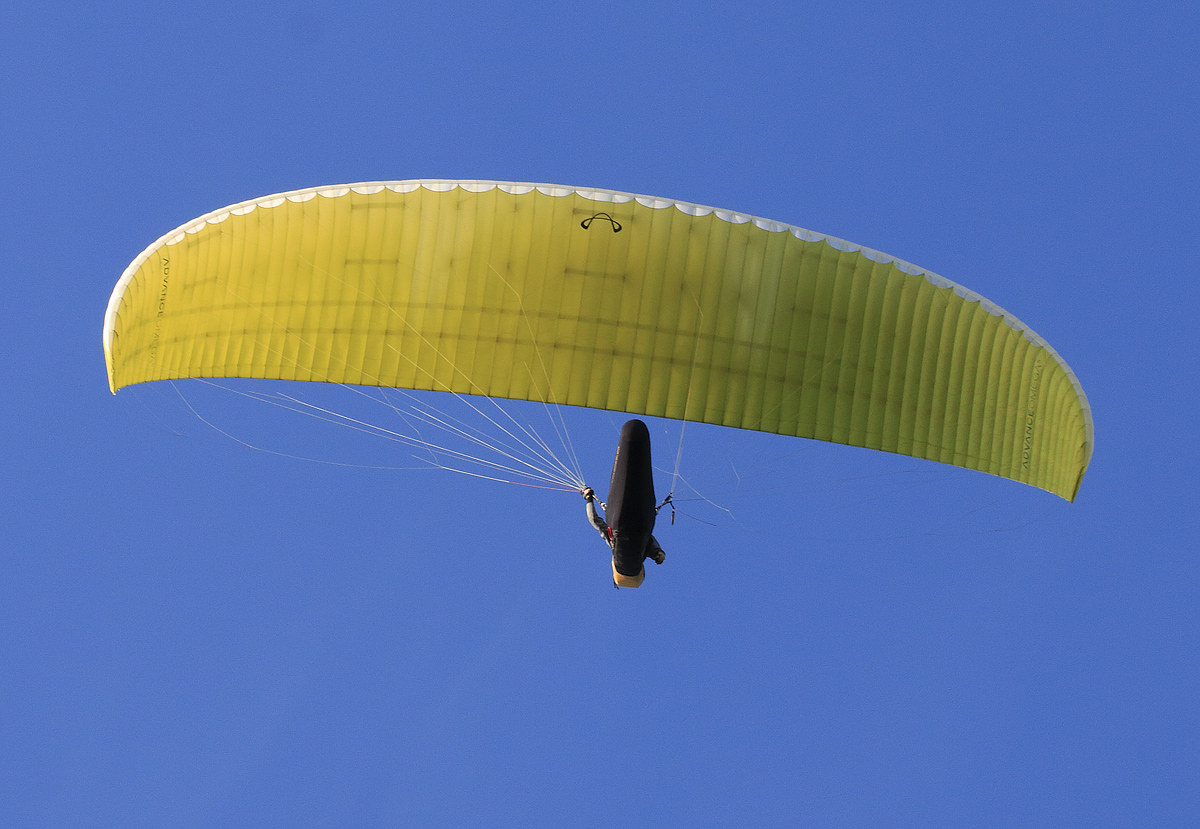 Parapendio sul monte carso