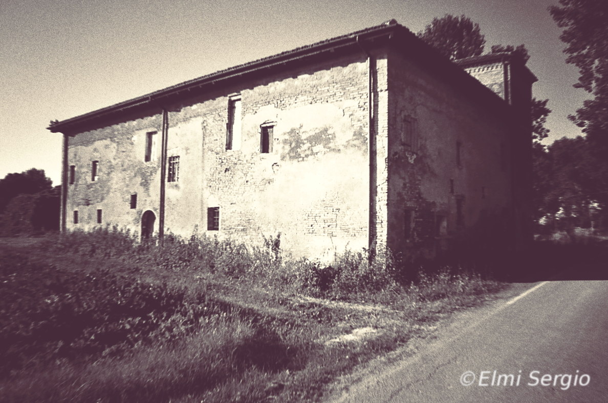 Vecchi casali