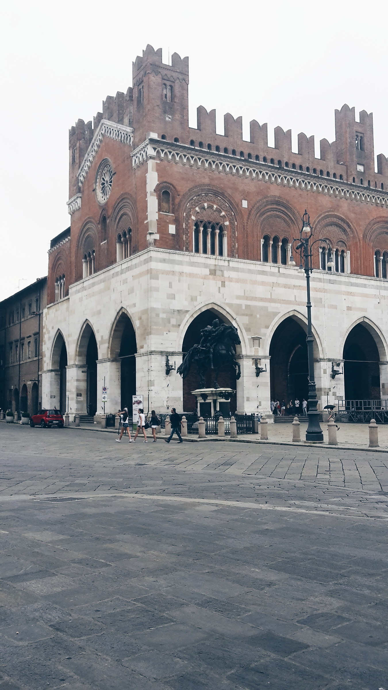 Piazza dei Cavalli, Piacenza.