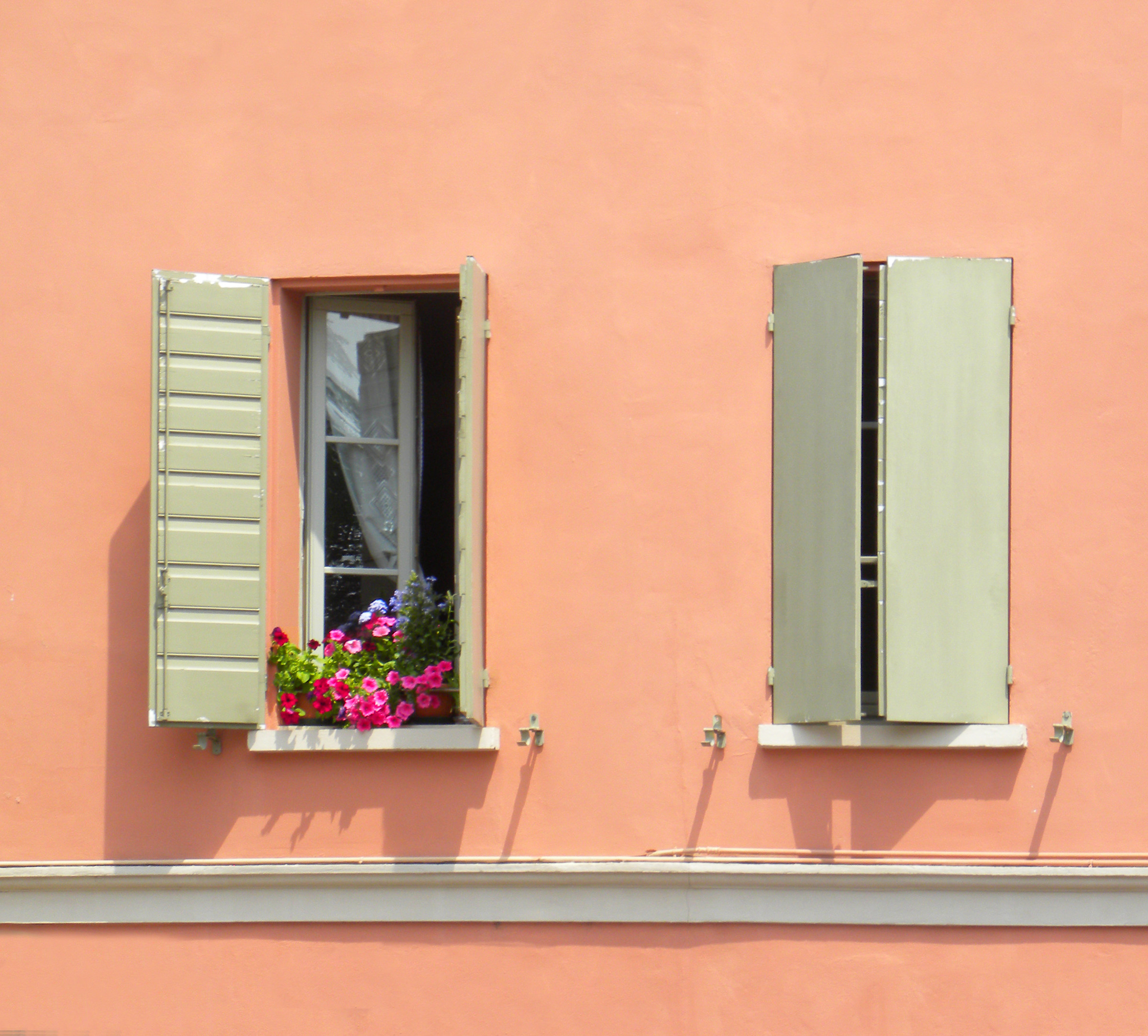 finestre fiorite a Finale Emilia