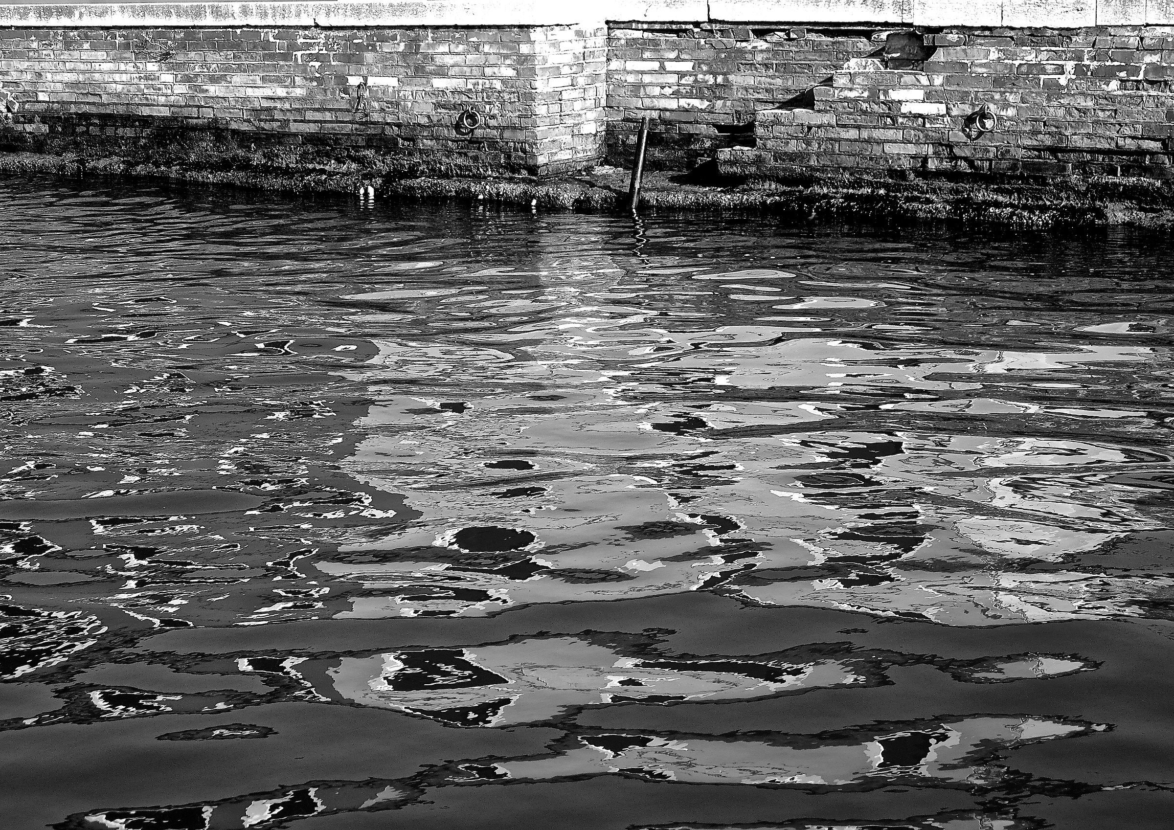 riflessi in bianco e nero