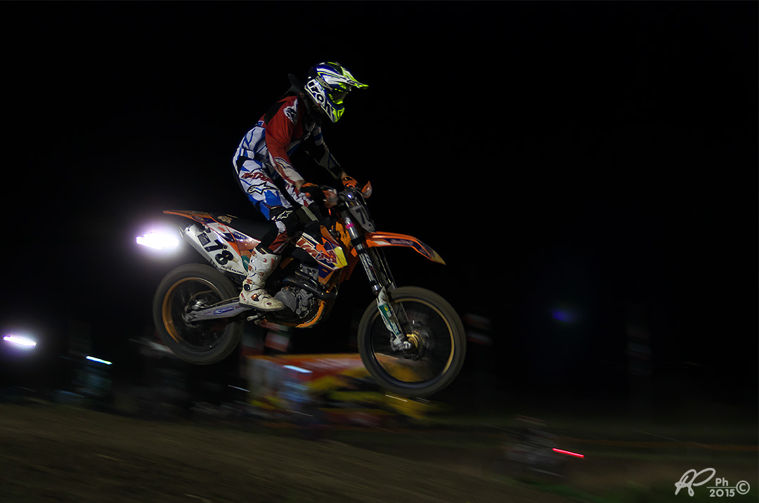 Pantano Off-Road by night