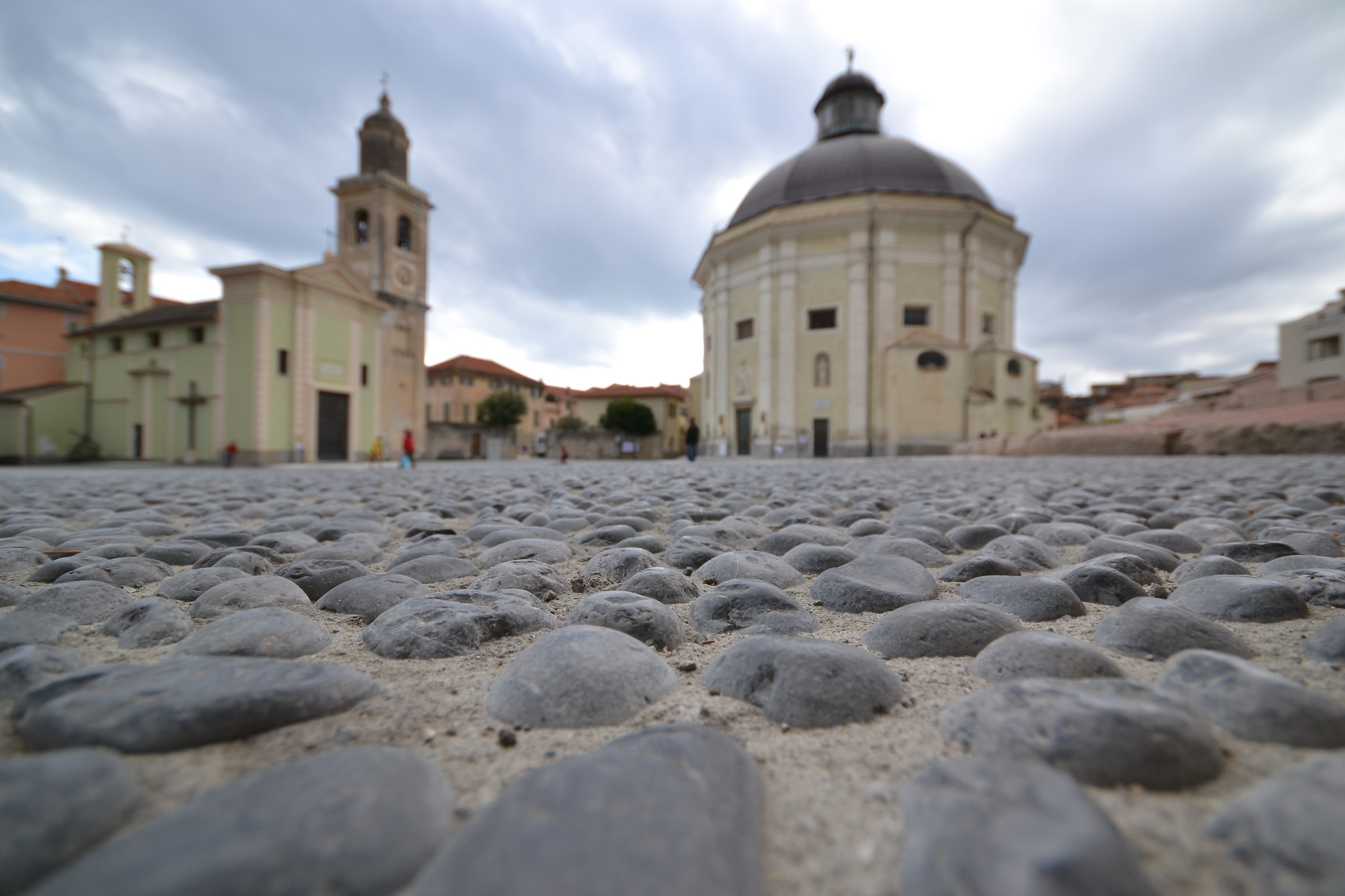 visto dal ciottolato....