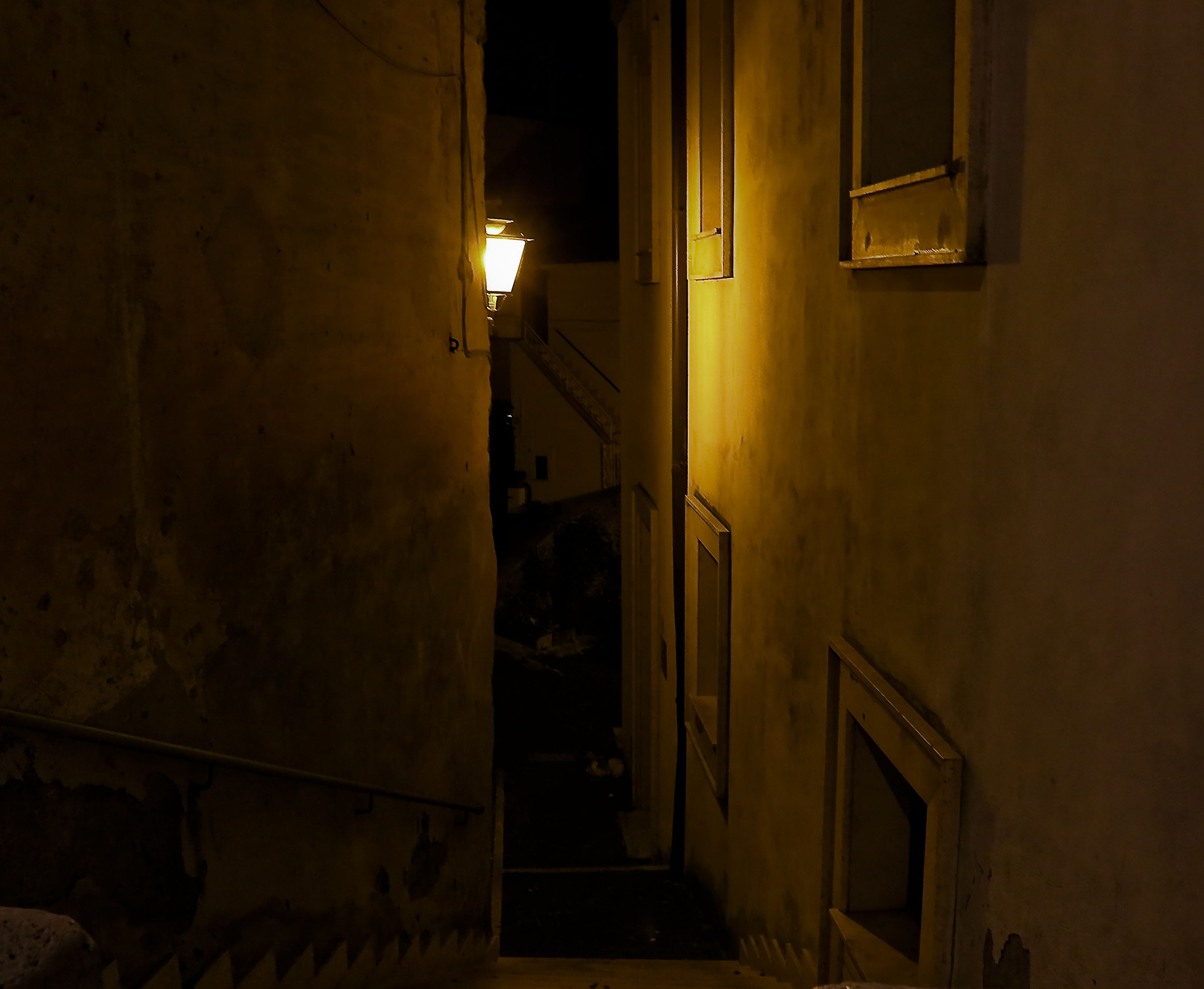 "Le lampade d'oro che s'accendono la sera"