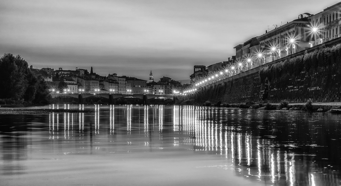 Ponte alle Grazie, Lungarno delle Grazie