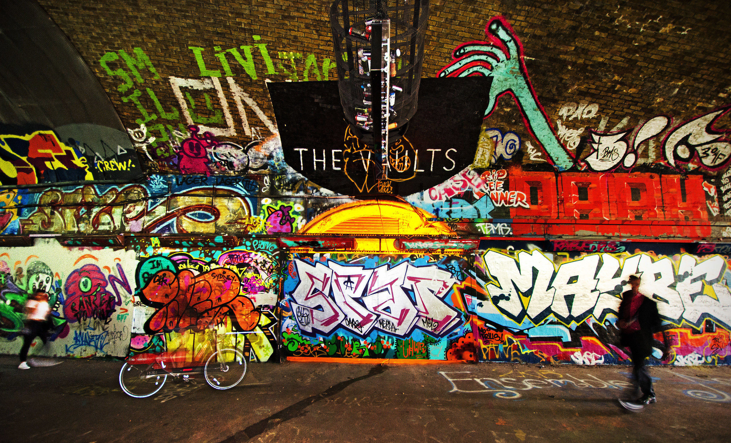 Ghost Bike In the Graffiti Tunnel!