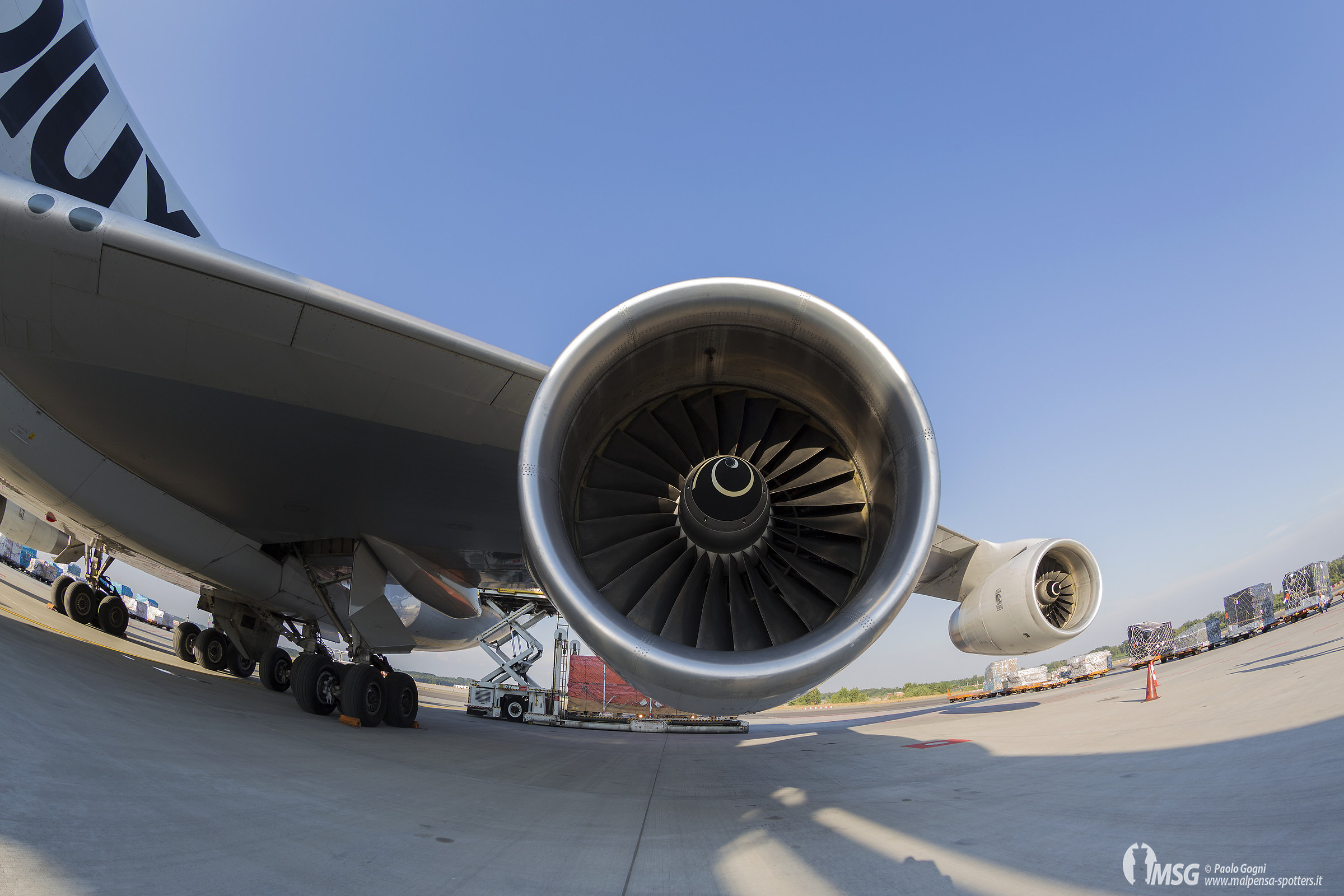 Boeing 747-4r7f- "Monte Rosa" - Cargolux Italia