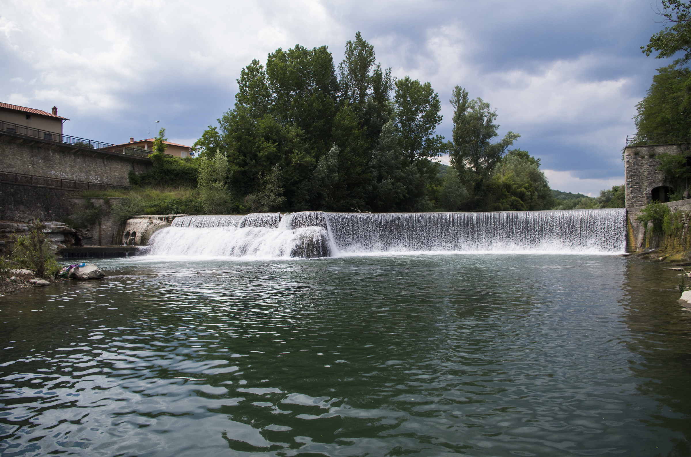 Subbiano waterfall, river Arno, frontal photo