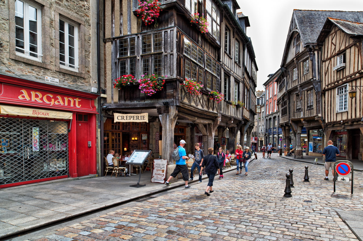 dinan