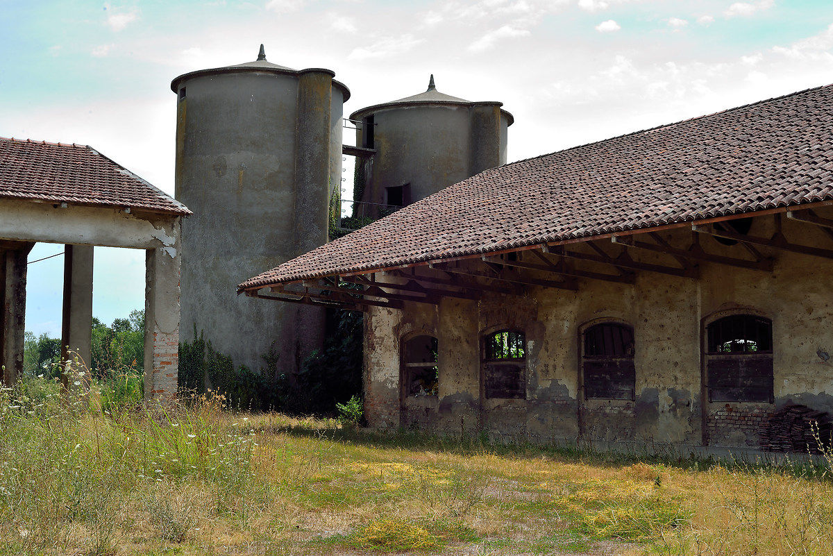 Abandoned farmhouse 2
