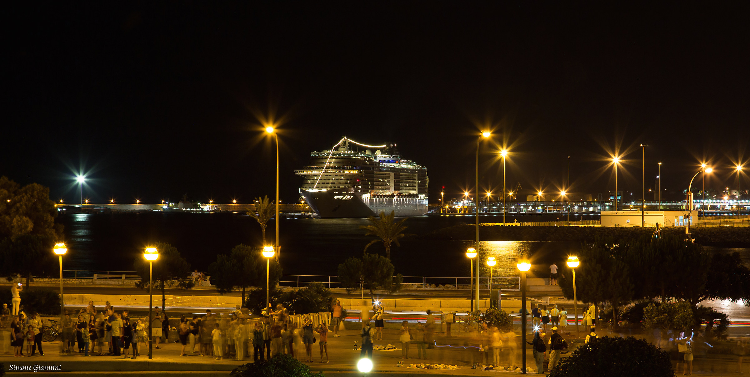 Un gigante fra le luci...