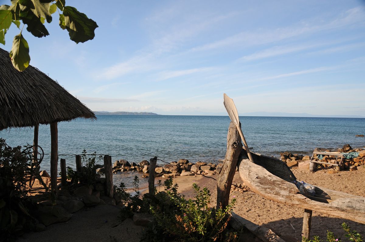 sulle rive del lago Malawi