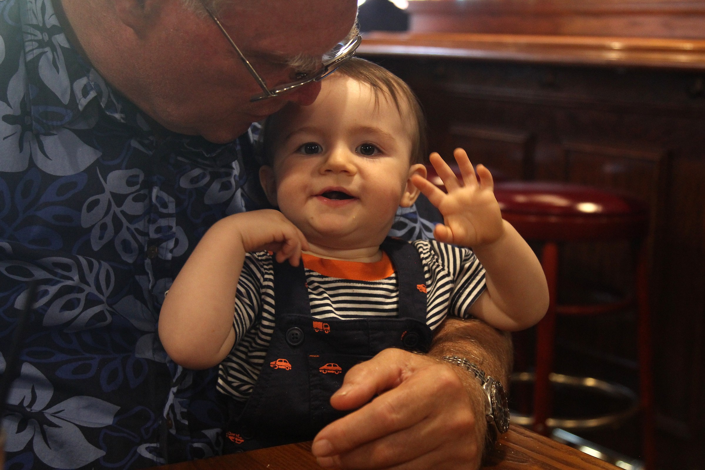 Così nonno questo cane viene a me ..