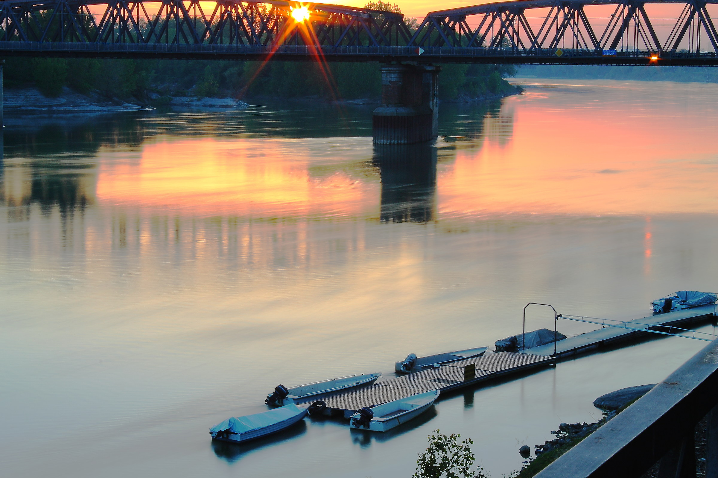 tramonto sul fiume....