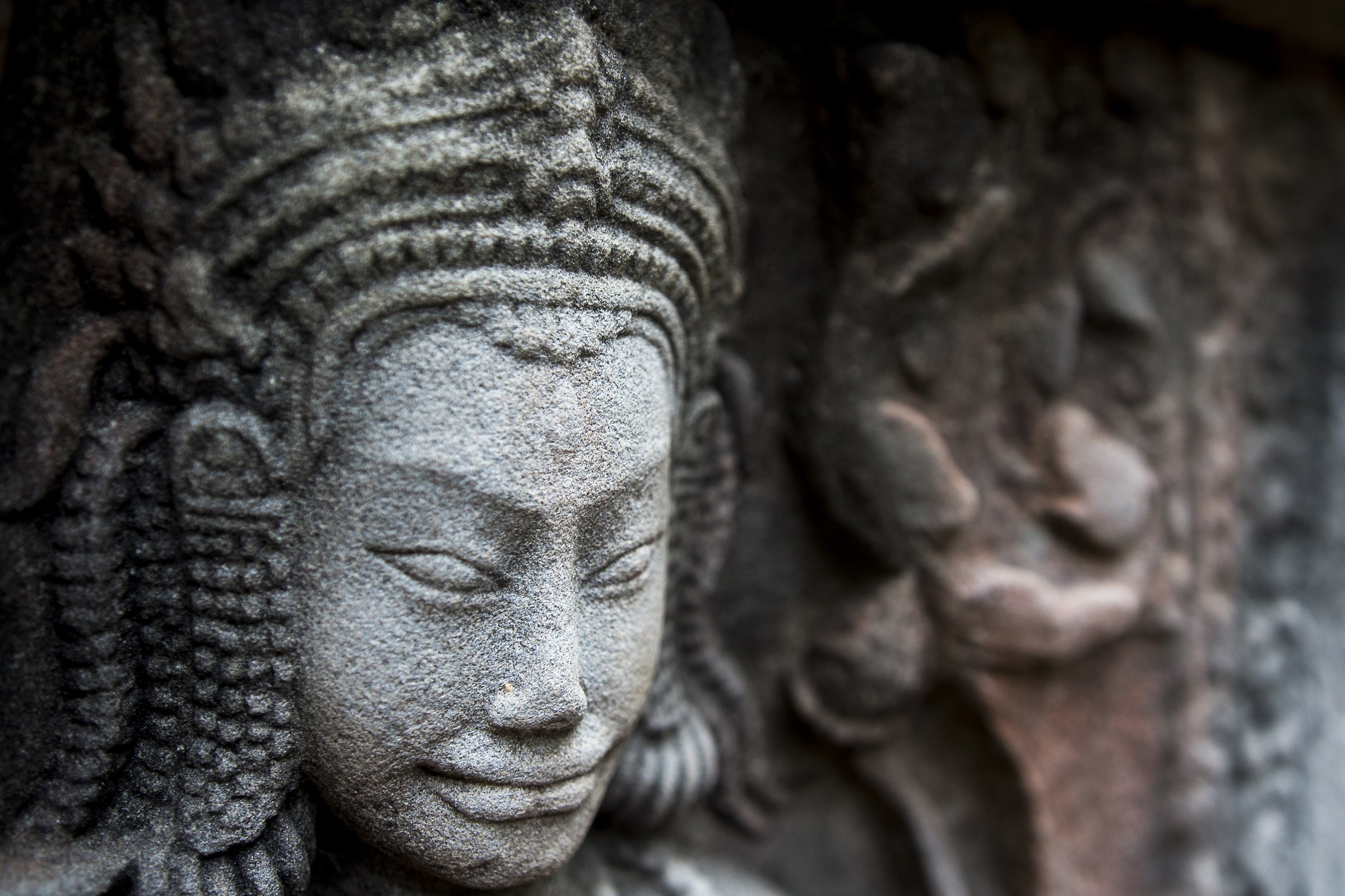 Walking around the temples of Angkor