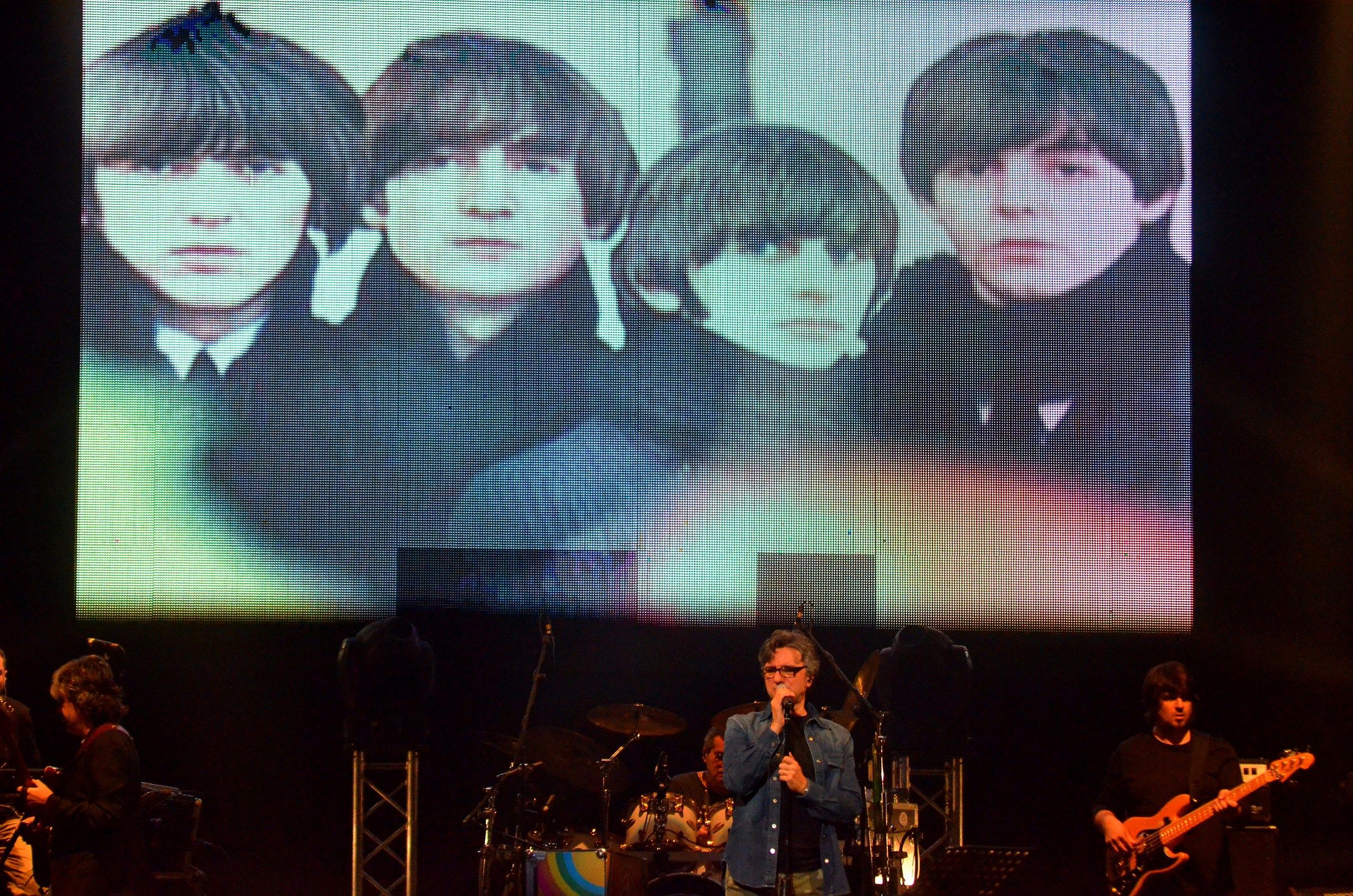 Stadium "Ask who the Beatles"