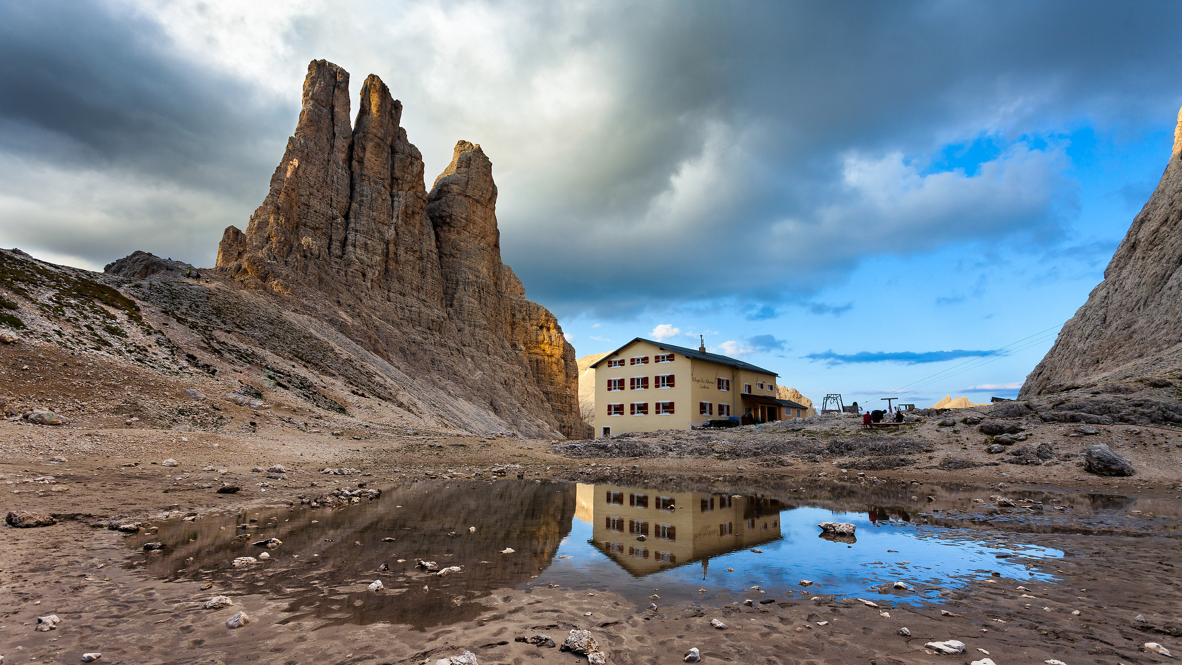 Refuge King Albert 1st at sunset