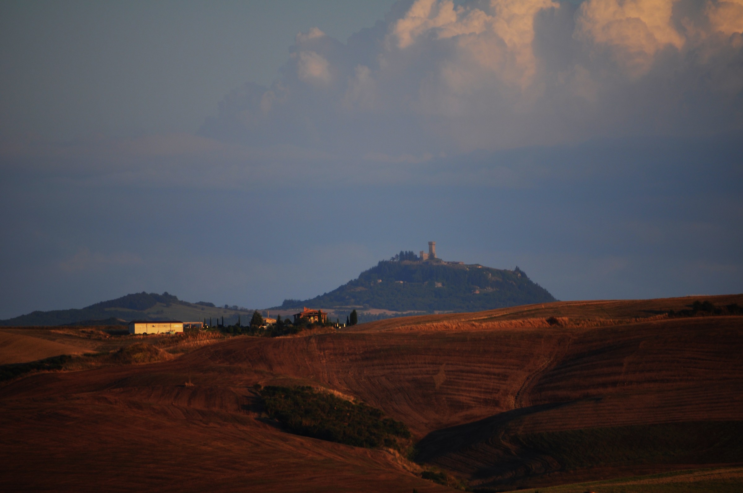 Val d'Orcia ......... and the background radicofani