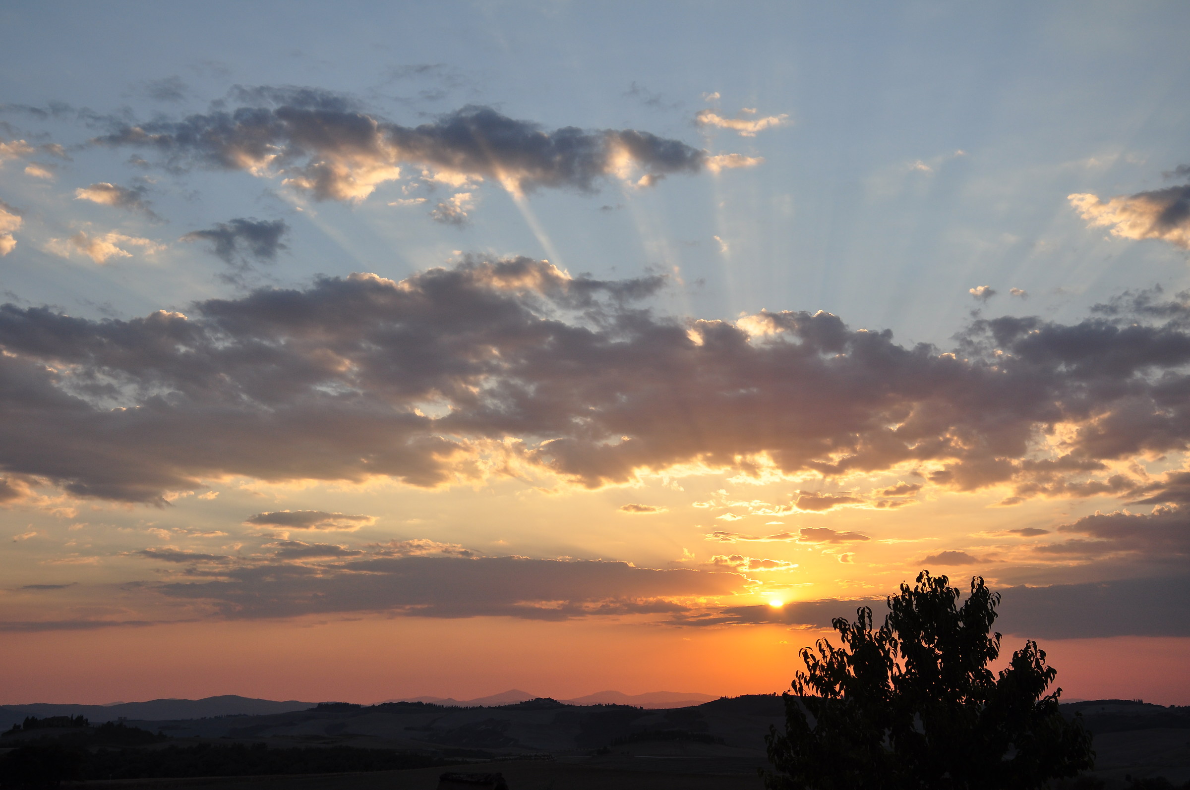 Val d'Orcia a continuous show
