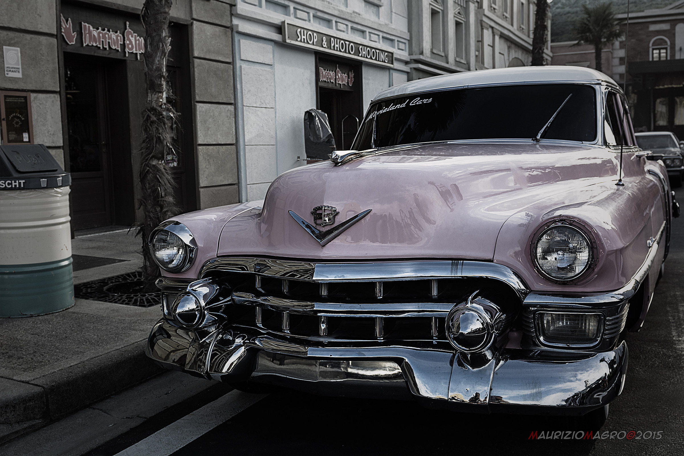 La vecchia Cadillac rosa