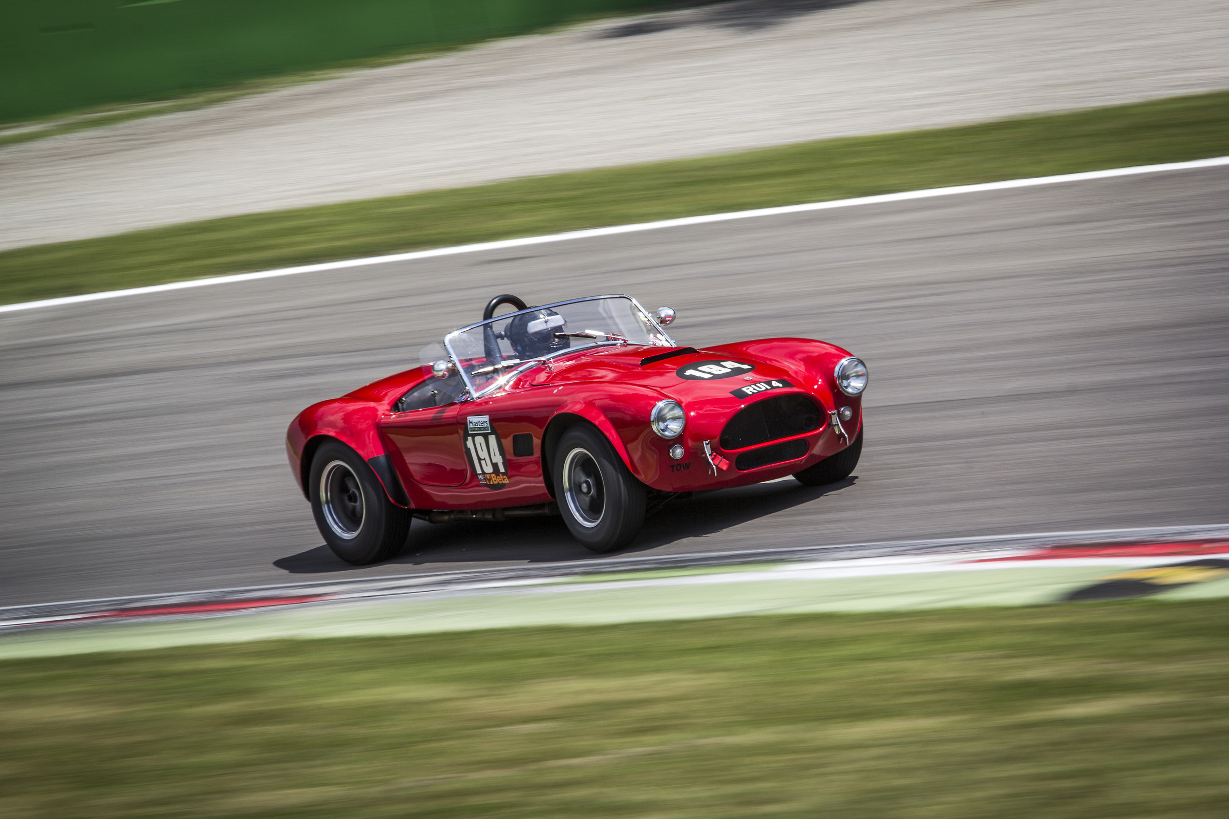AC Cobra 289 in panning