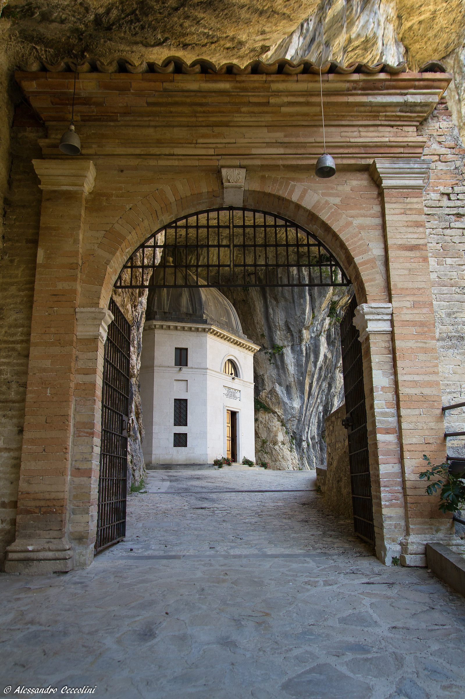 Ingresso al Tempio di Valadier