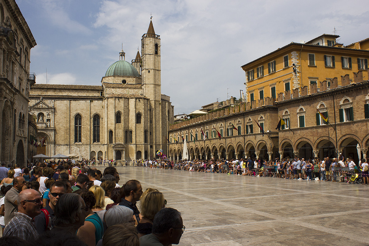 Ascoli P.-Waiting for the parade of La Quintana