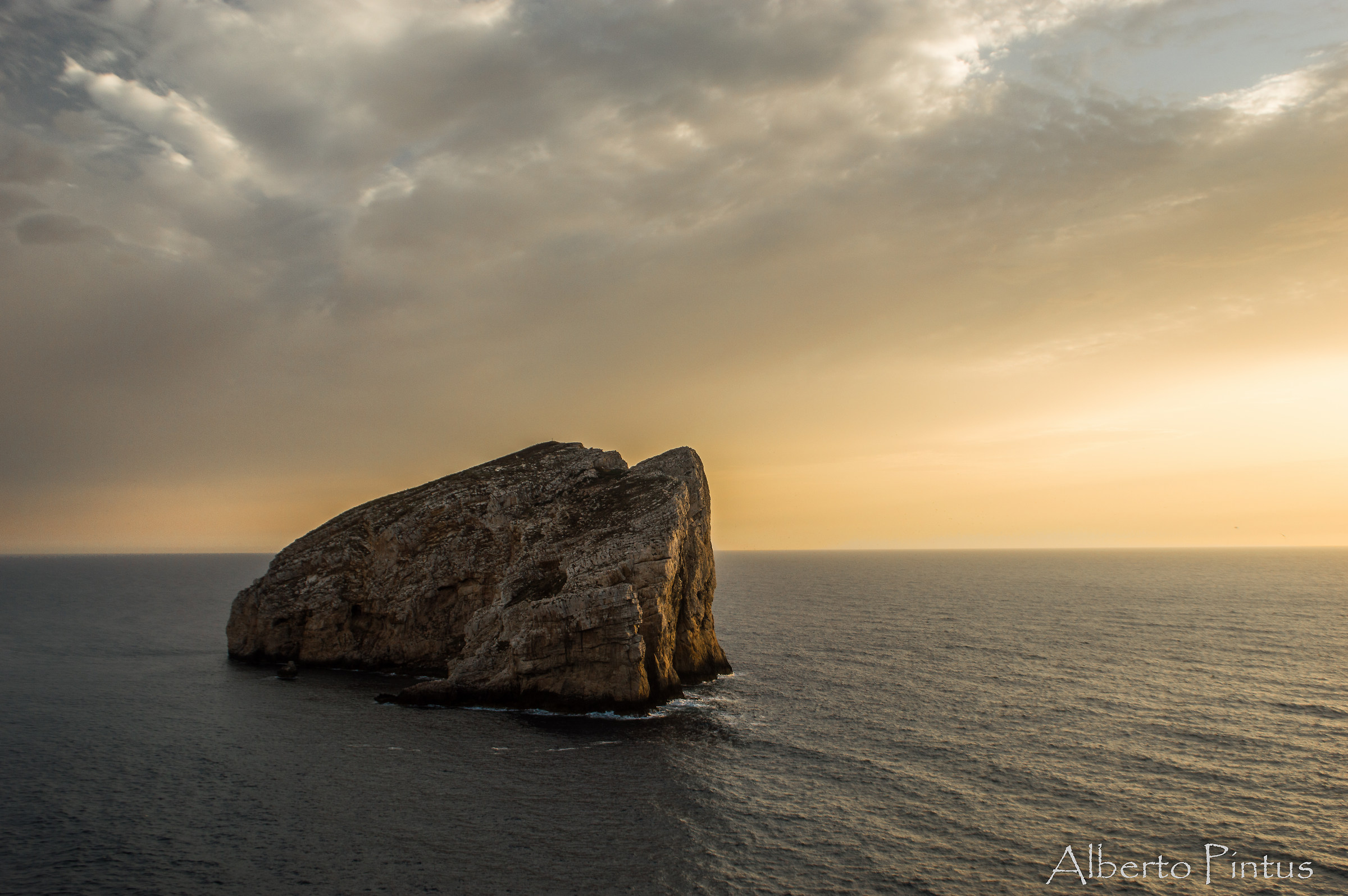 Solitario al tramonto