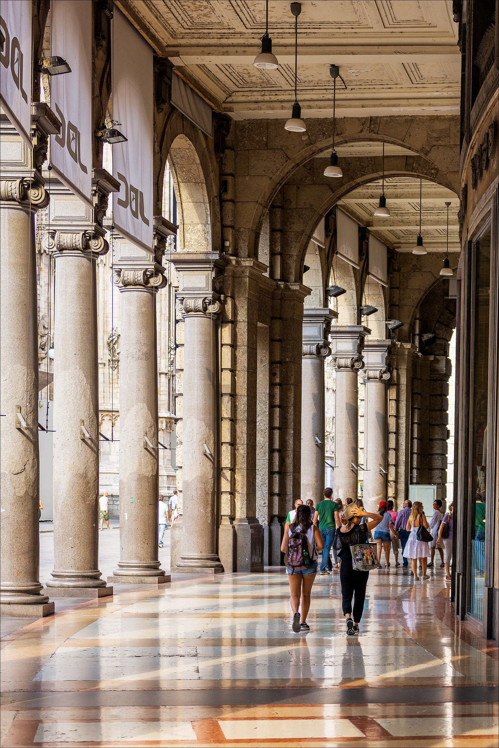 Portico di C.so Vittorio Emanuele - Milano