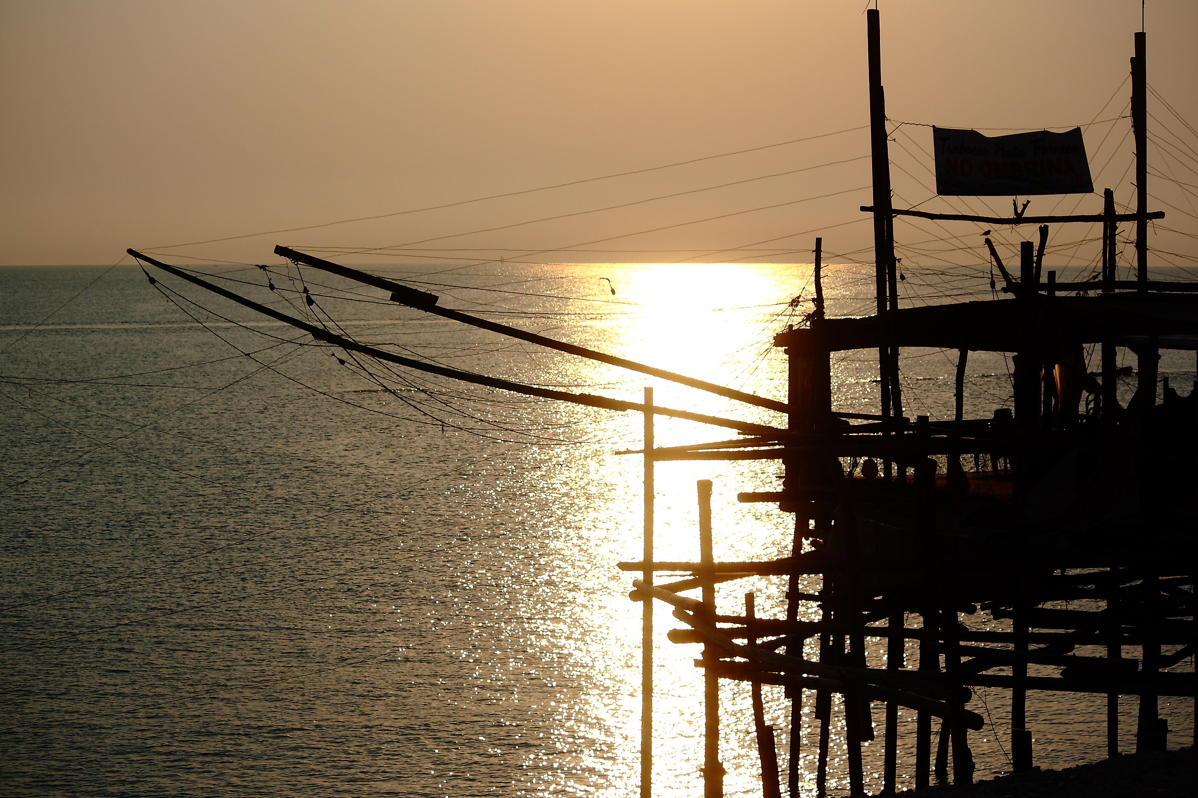 Oro su tela? No, trabocco in controluce.