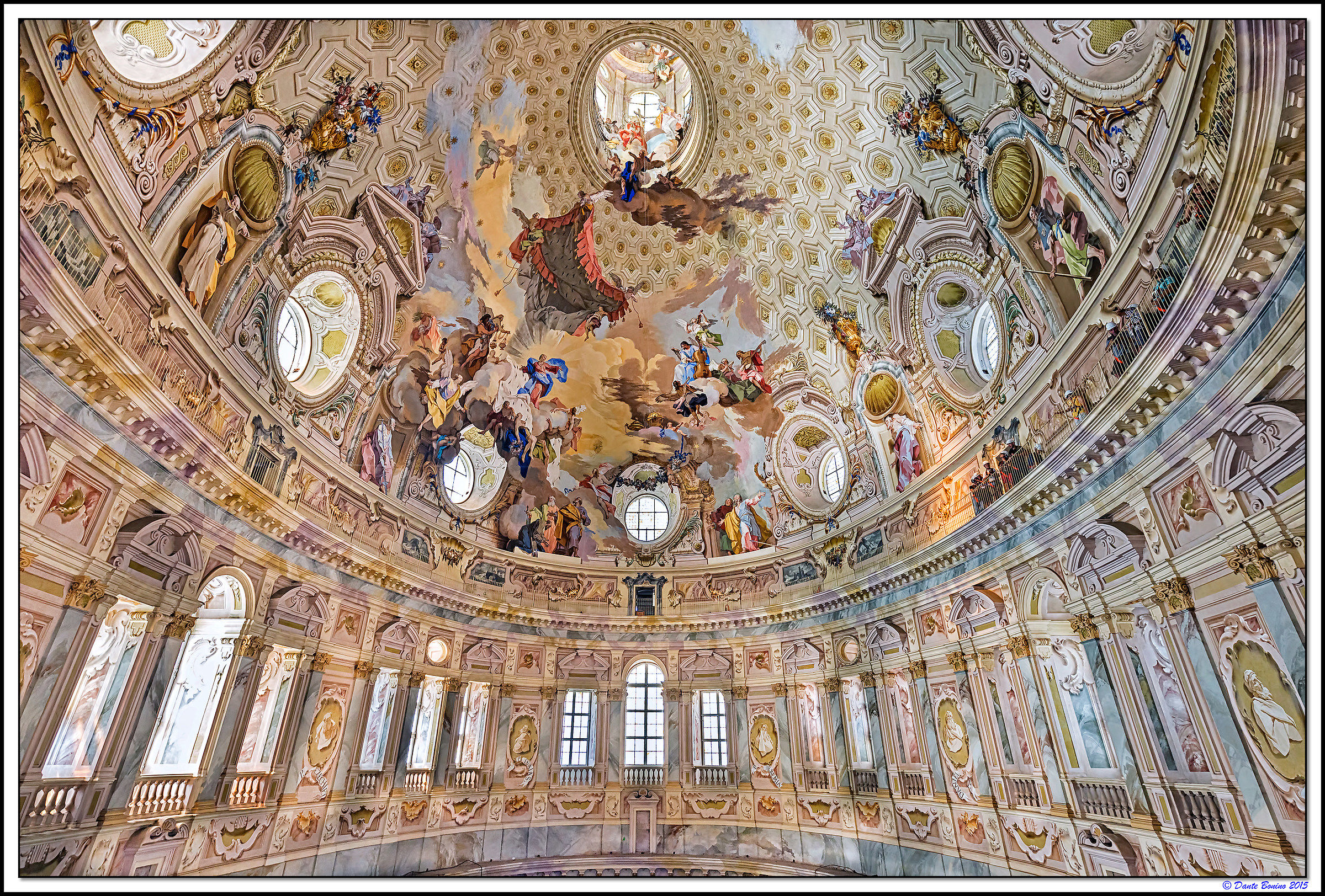 A fresco of six thousand meters qradri