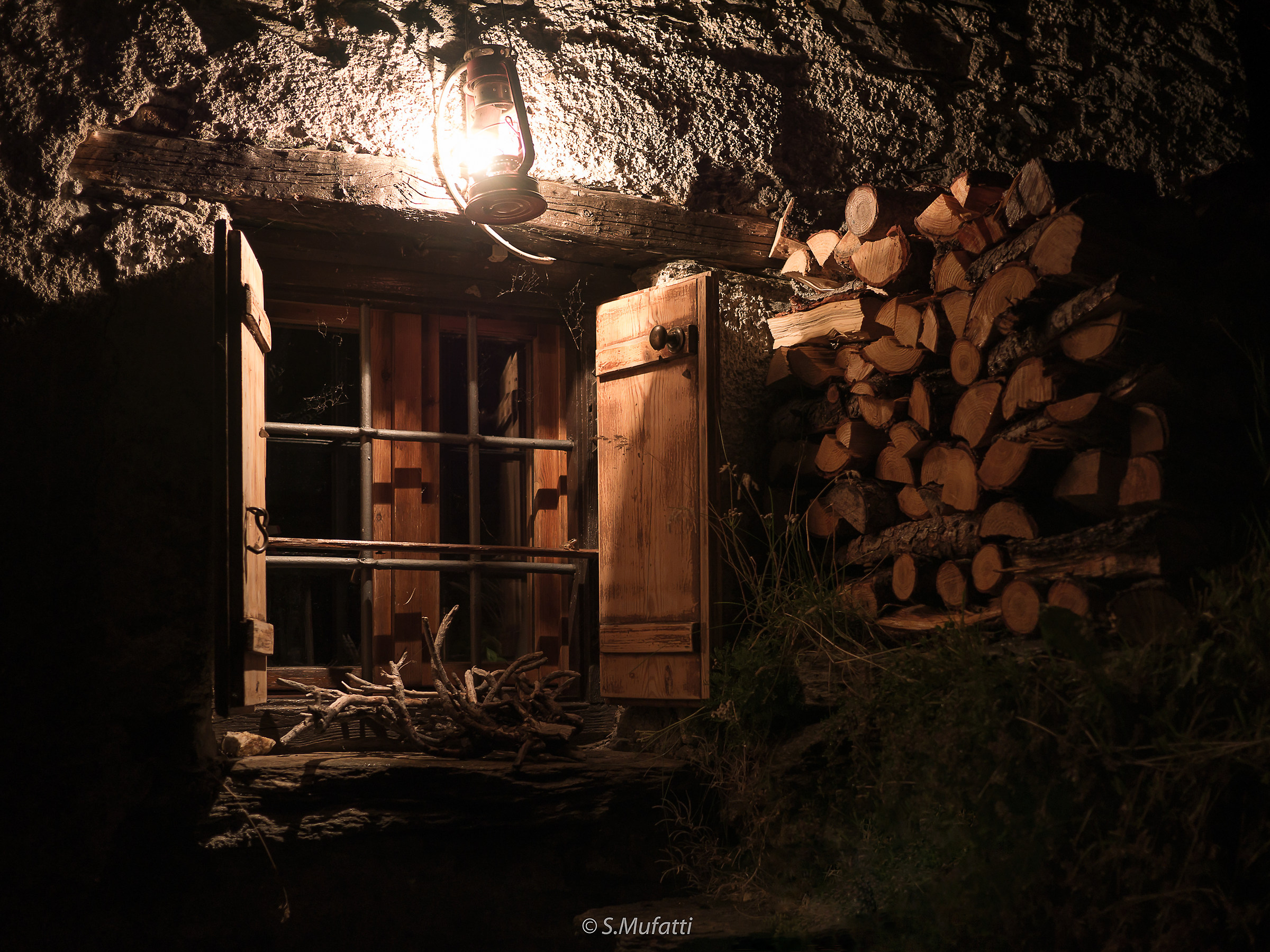 The hole and the lantern