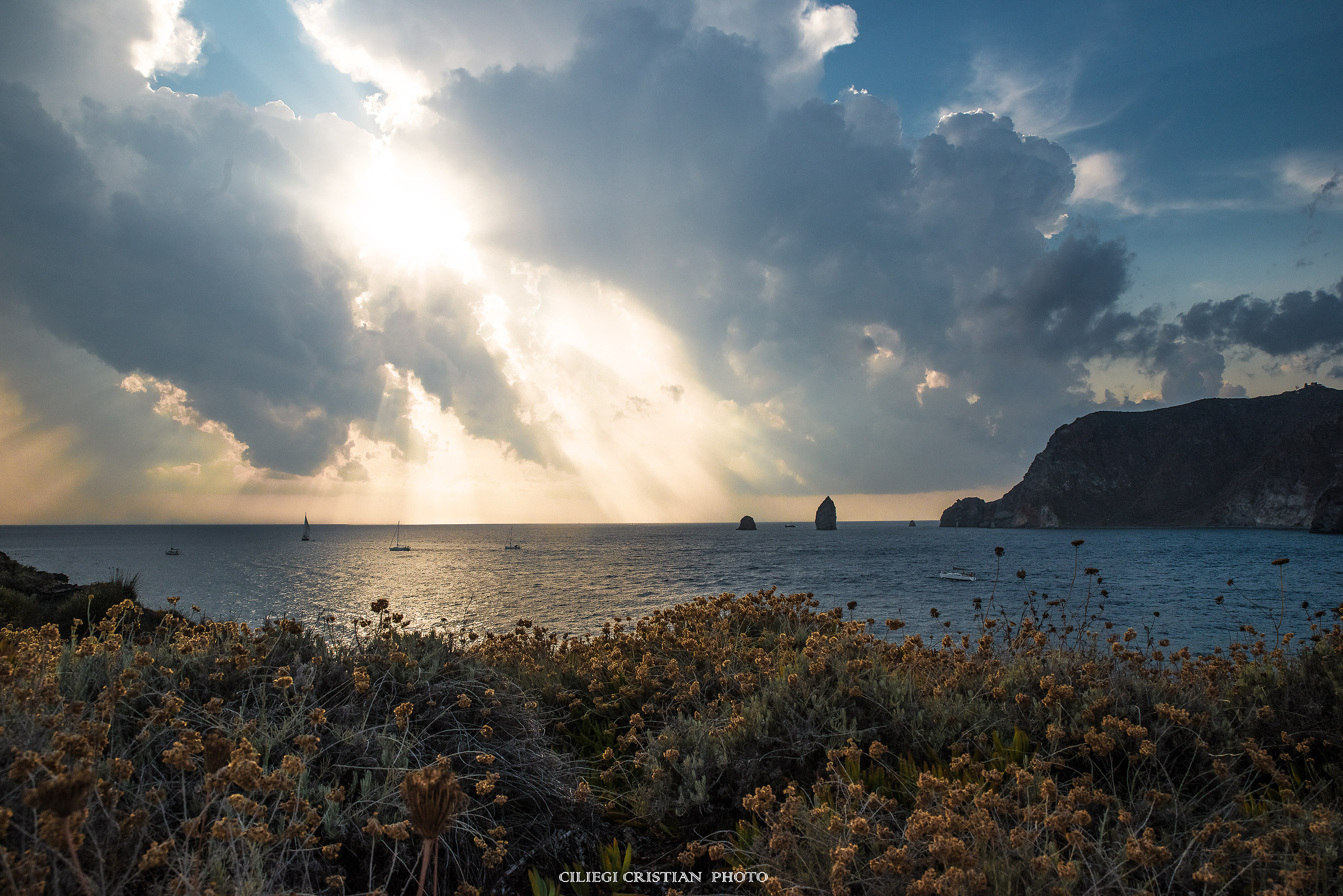 Raggi sui faraglioni...