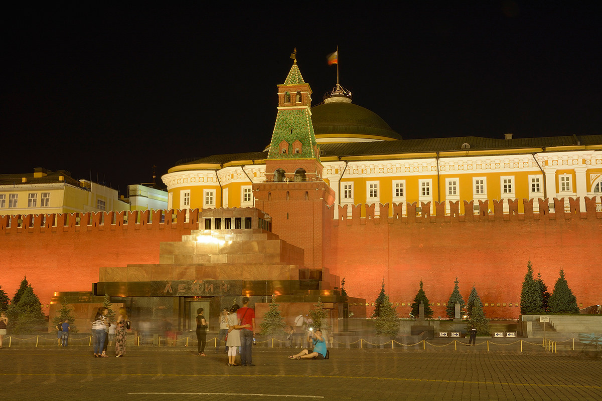 Moscow, eastern wall of the Kremlin and Lenin mausoleum