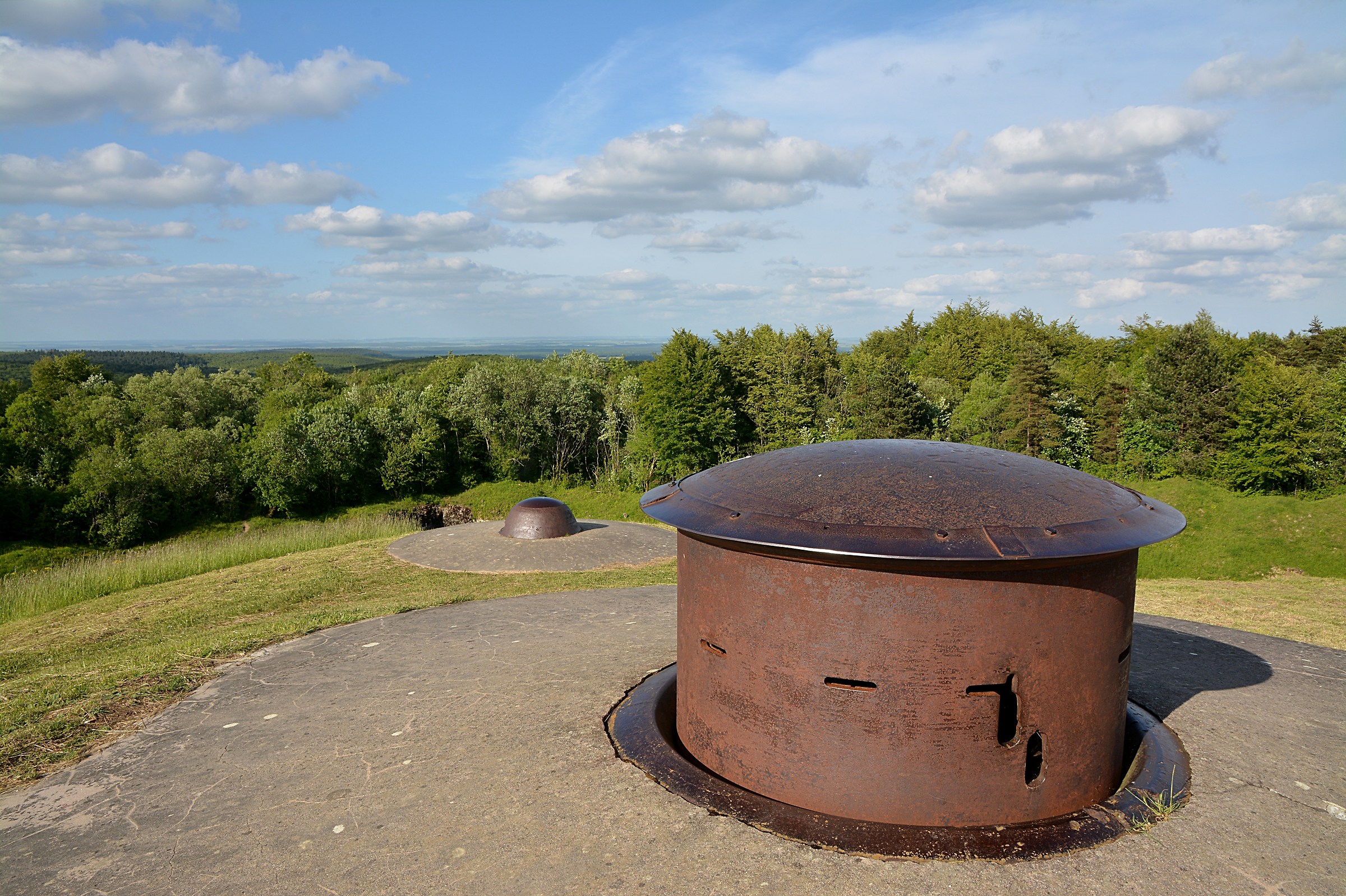 Verdun.Forte Douaumont-Torretta con canone da 155mm