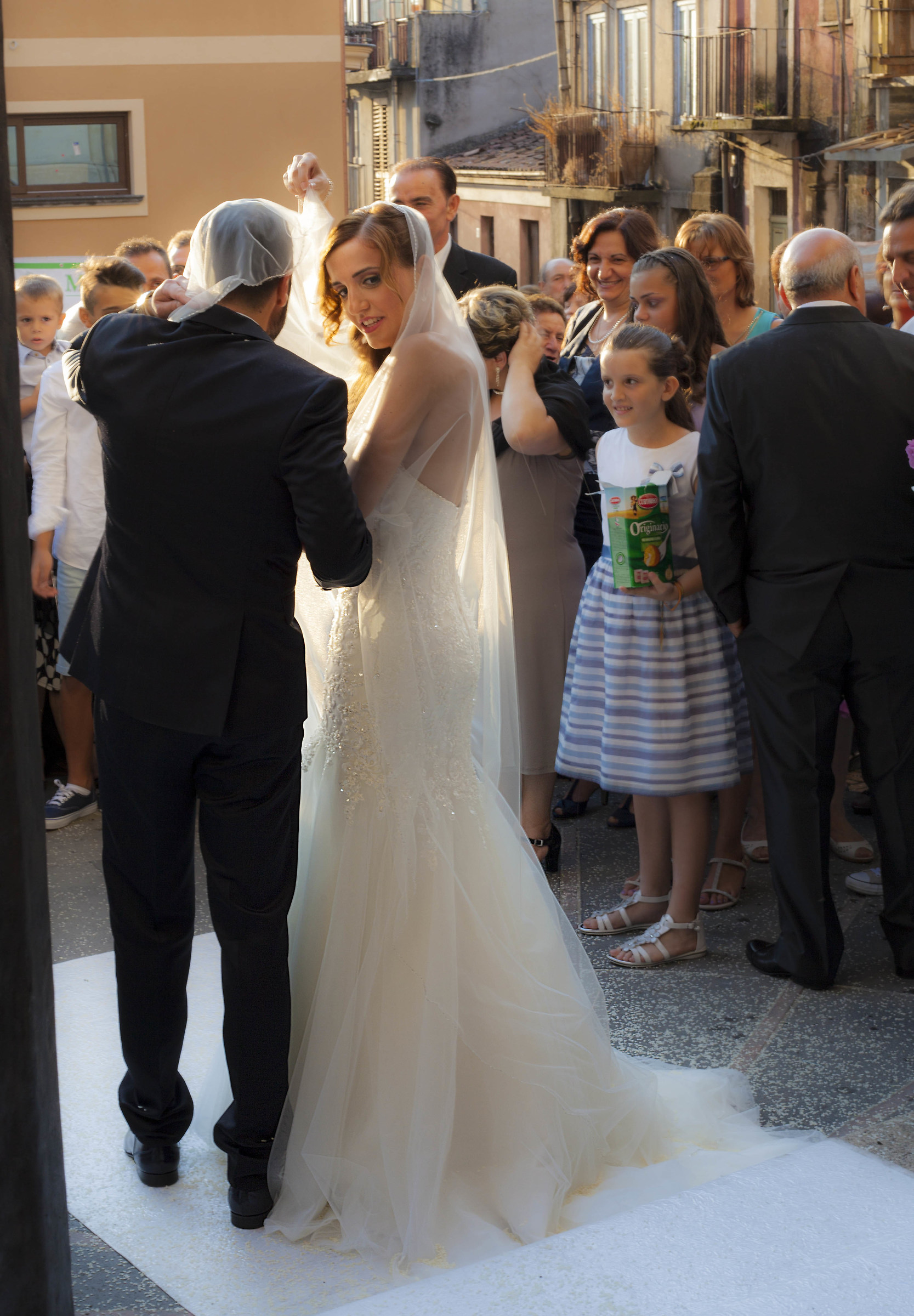 guardati alle spalle