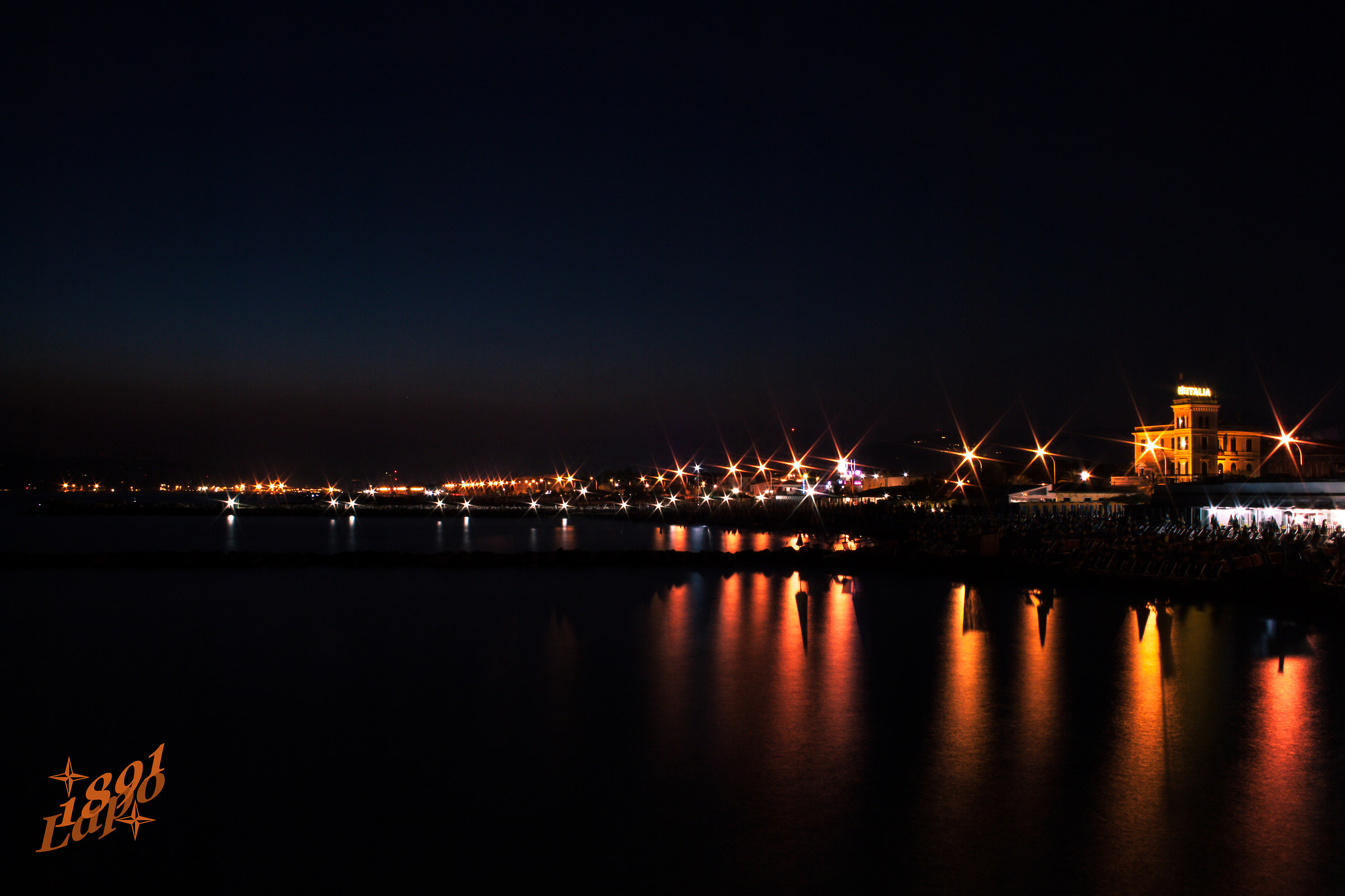 Dal pontile di Marina di Massa