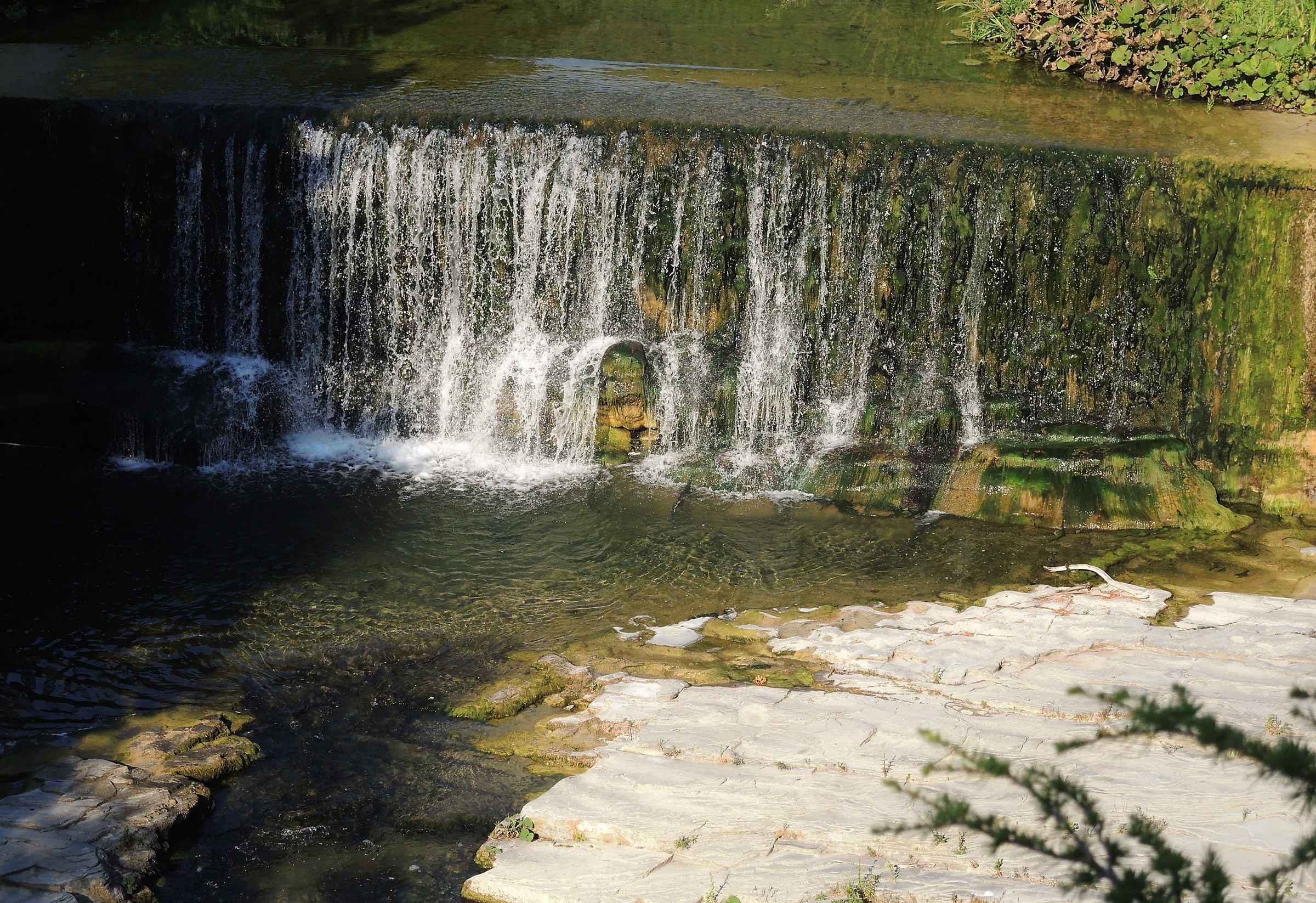 cascata  premilcuore  piccolo paese apennino romagnolo