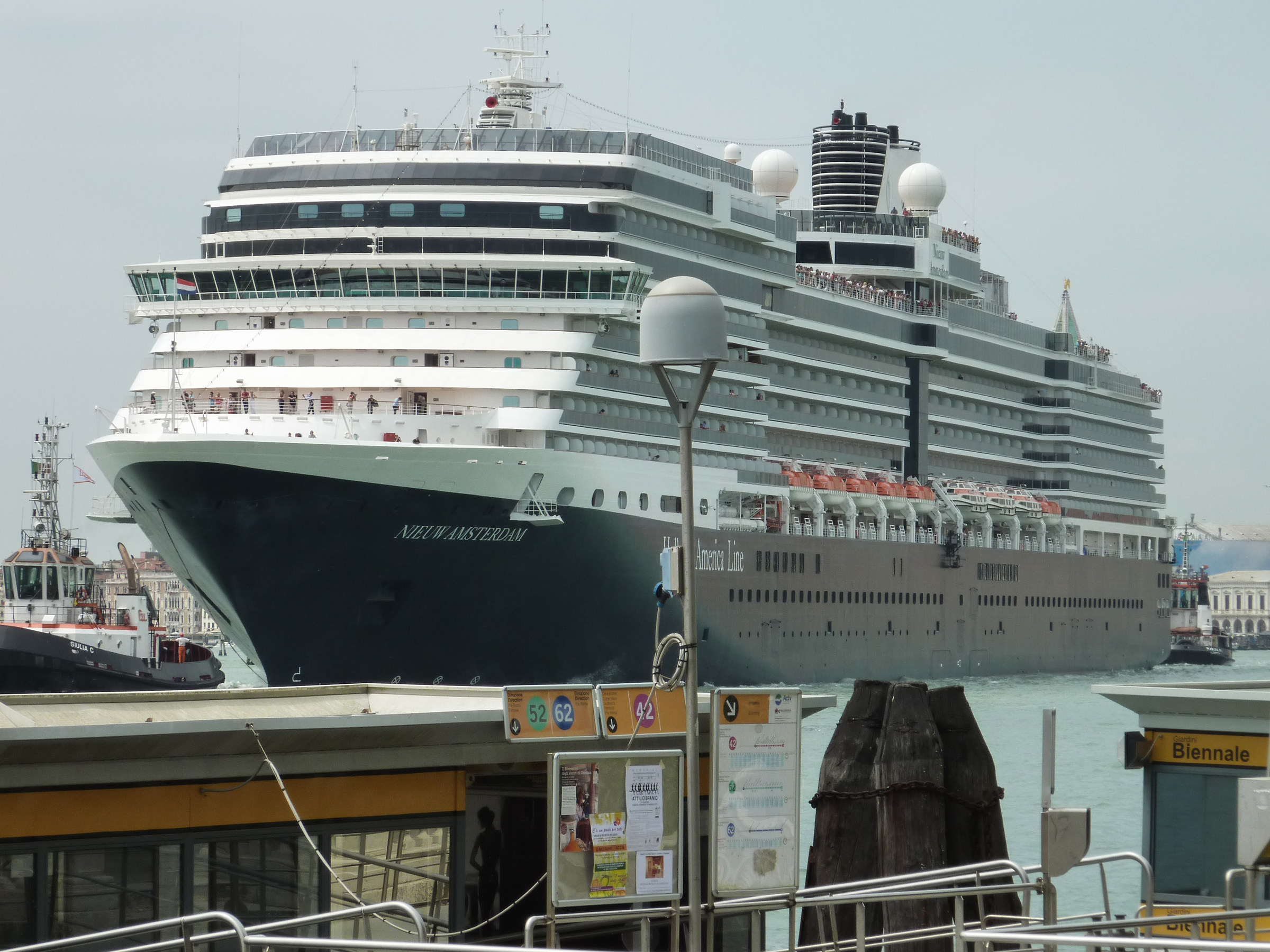 Passage of the Nieuw Amsterdam - 1