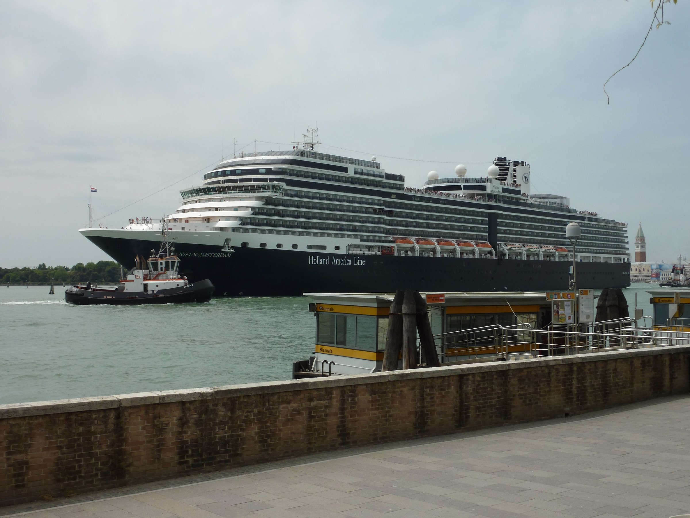 Passage of the Nieuw Amsterdam - 2