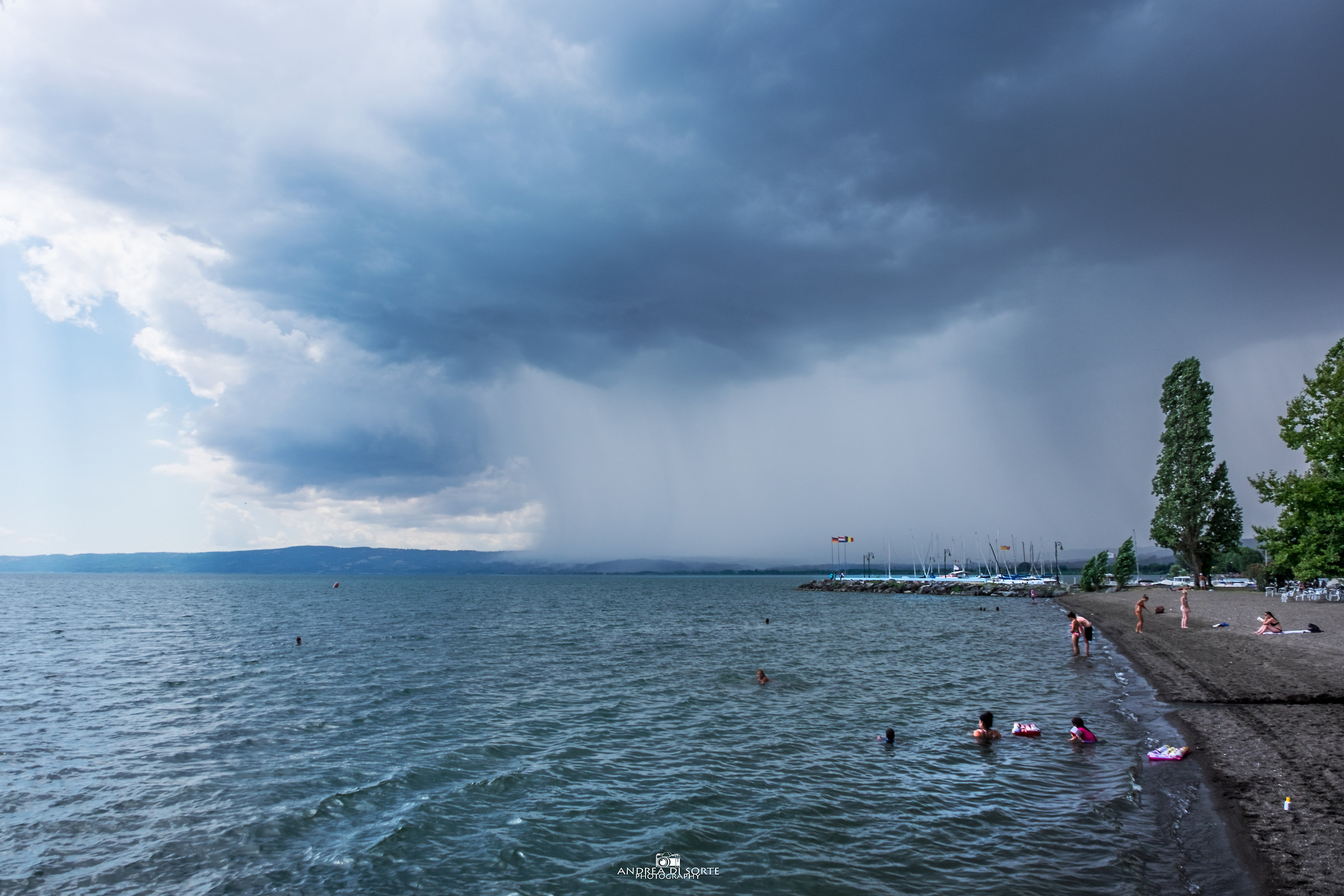 acquazzone in arrivo. Qui il fenomeno del wet downbust