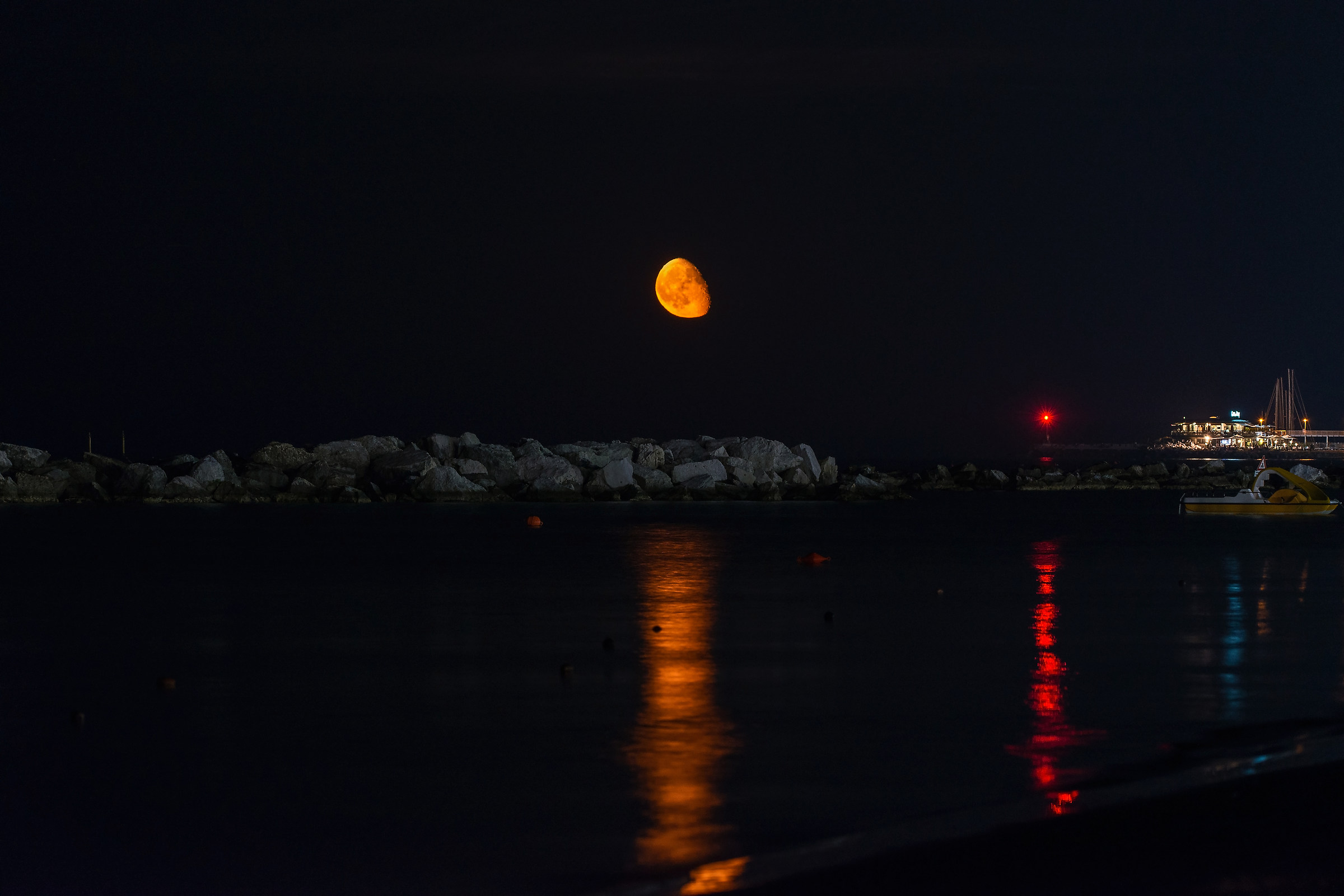 Double reflection red