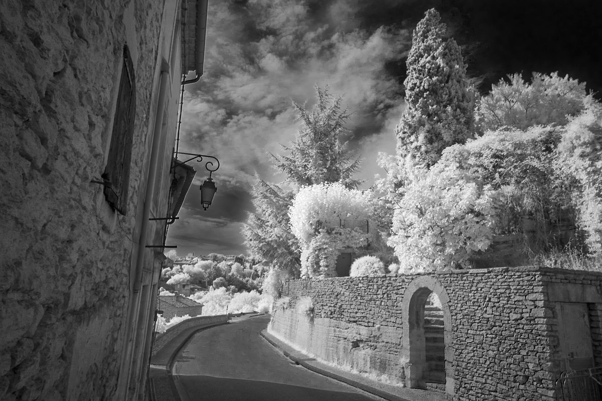 Gordes lungo la via