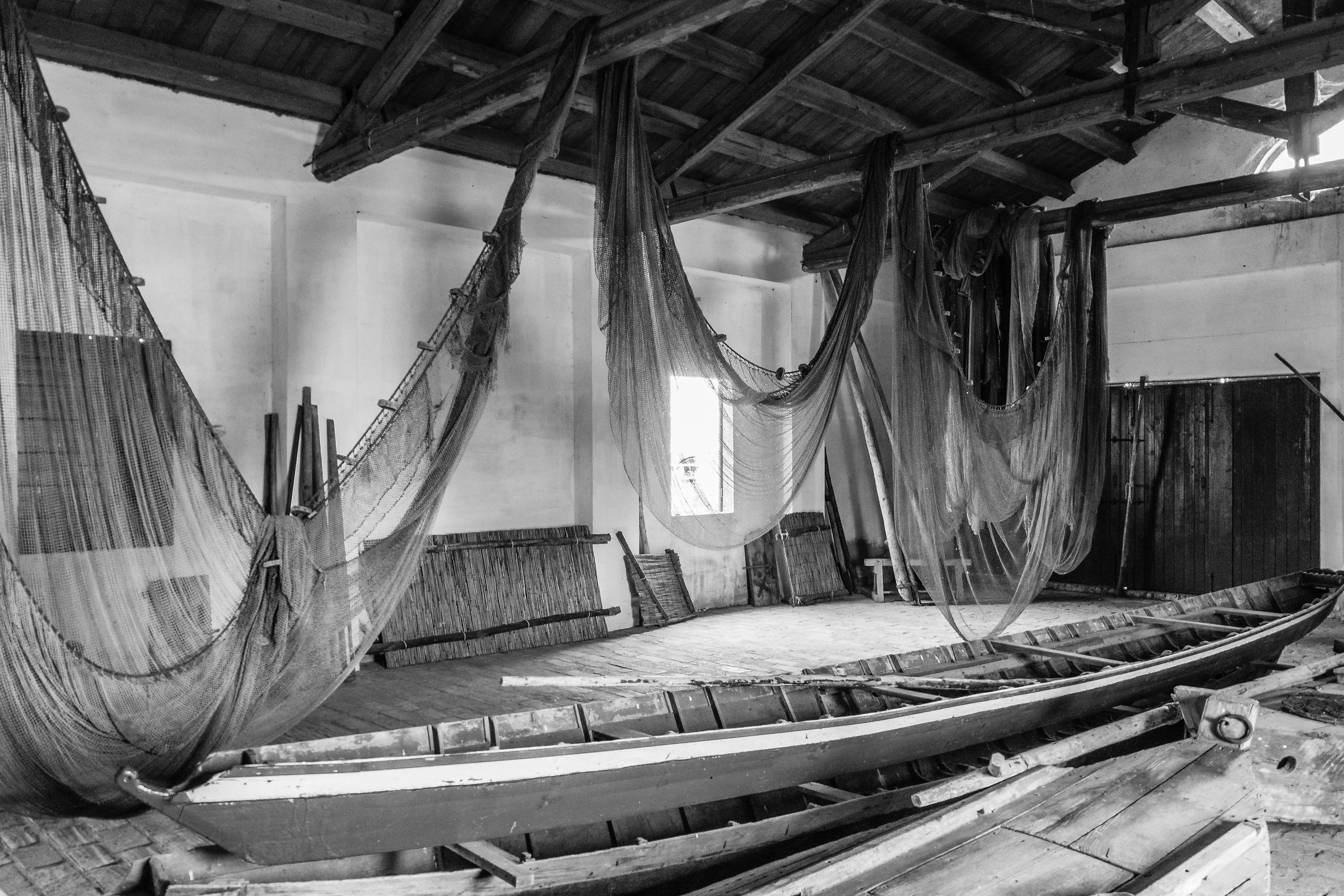 Barca da pesca in valle