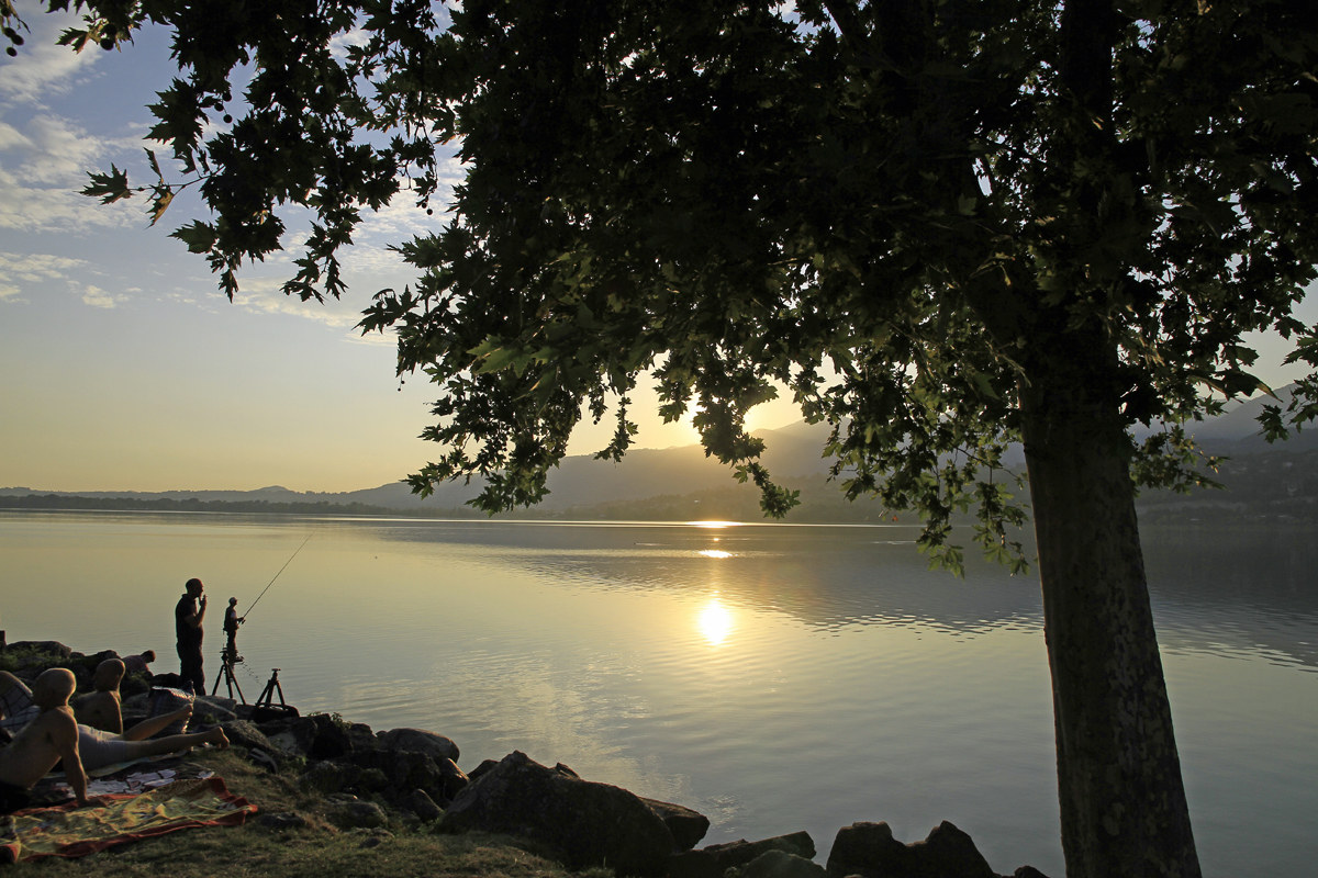 pescando al tramonto