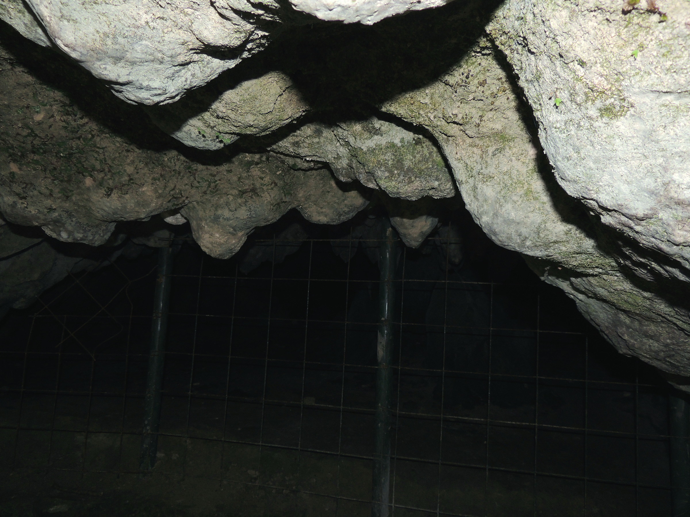 grotta  delle tette nere